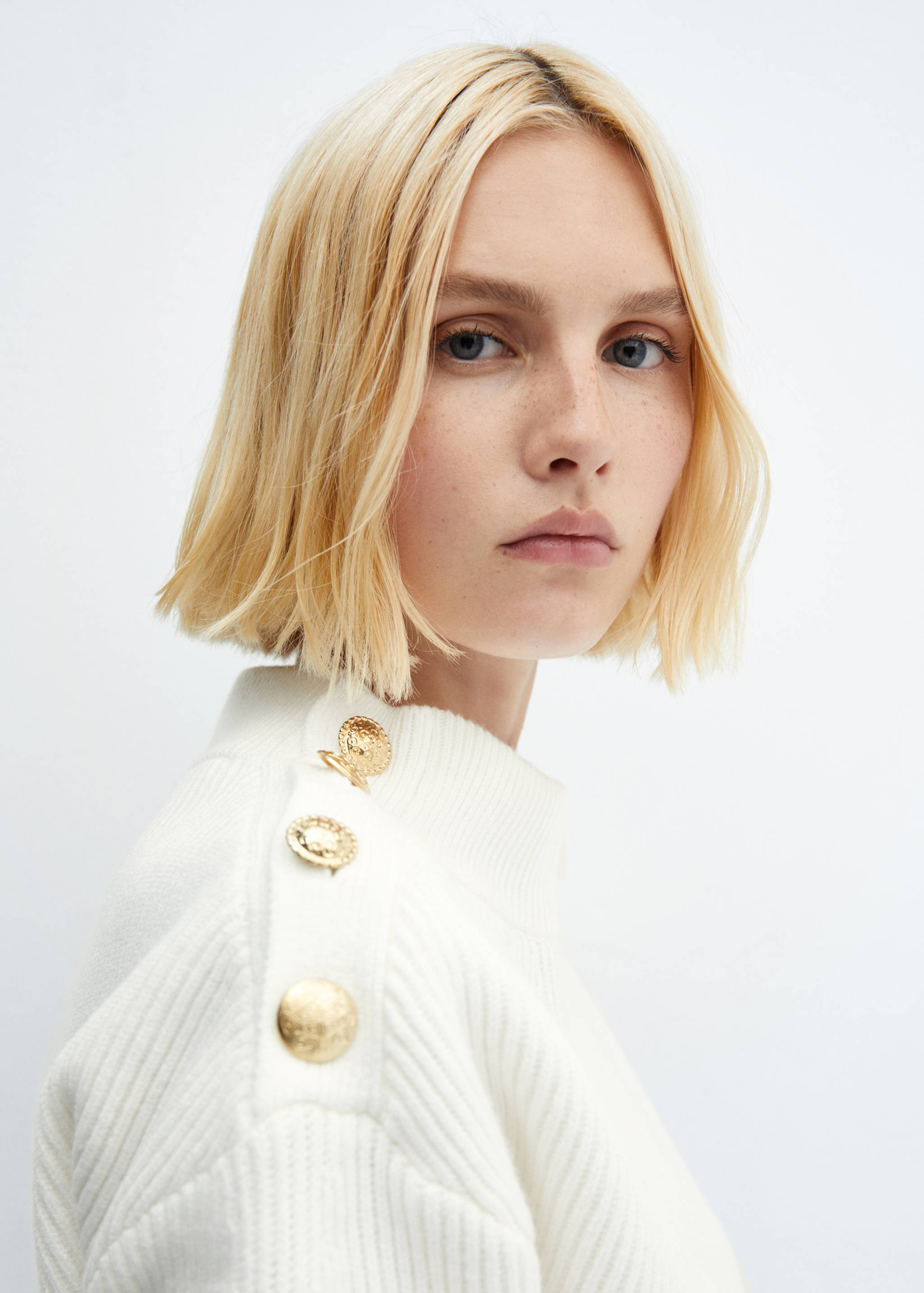 Ribbed sweater with buttons - Details of the article 1