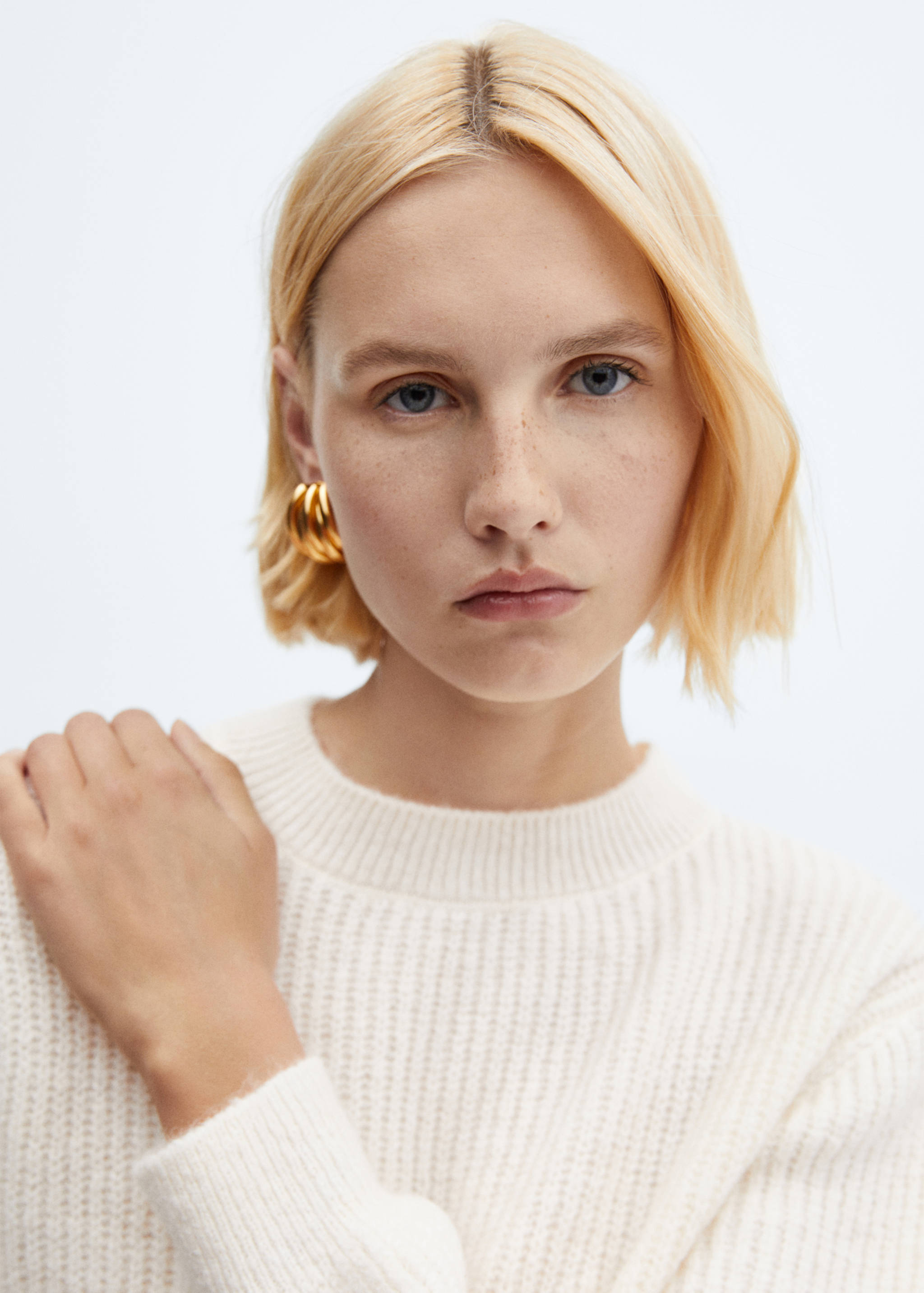 Round-neck knitted sweater - Details of the article 1