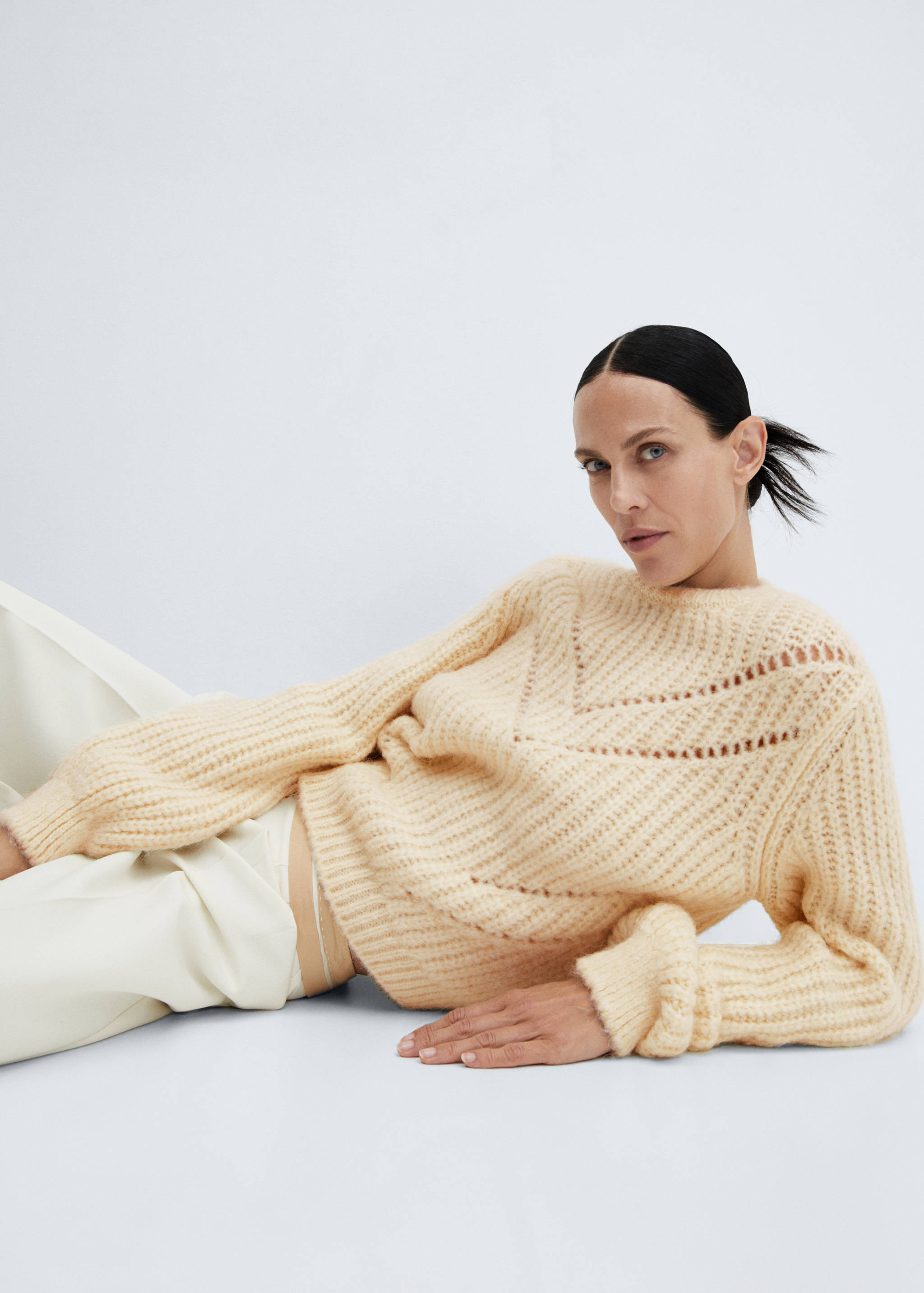 Sweater with lace detail design - Details of the article 2