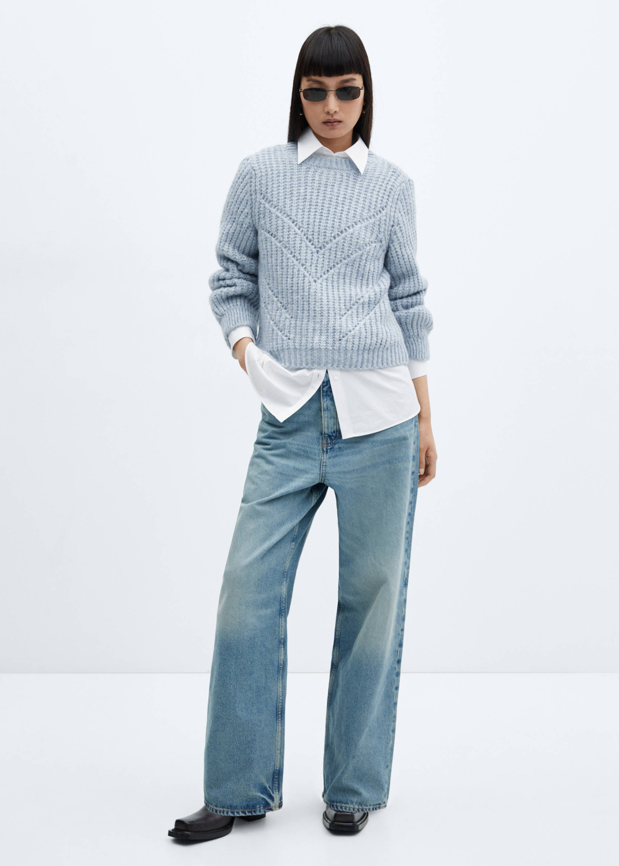 Sweater with lace detail design - General plane