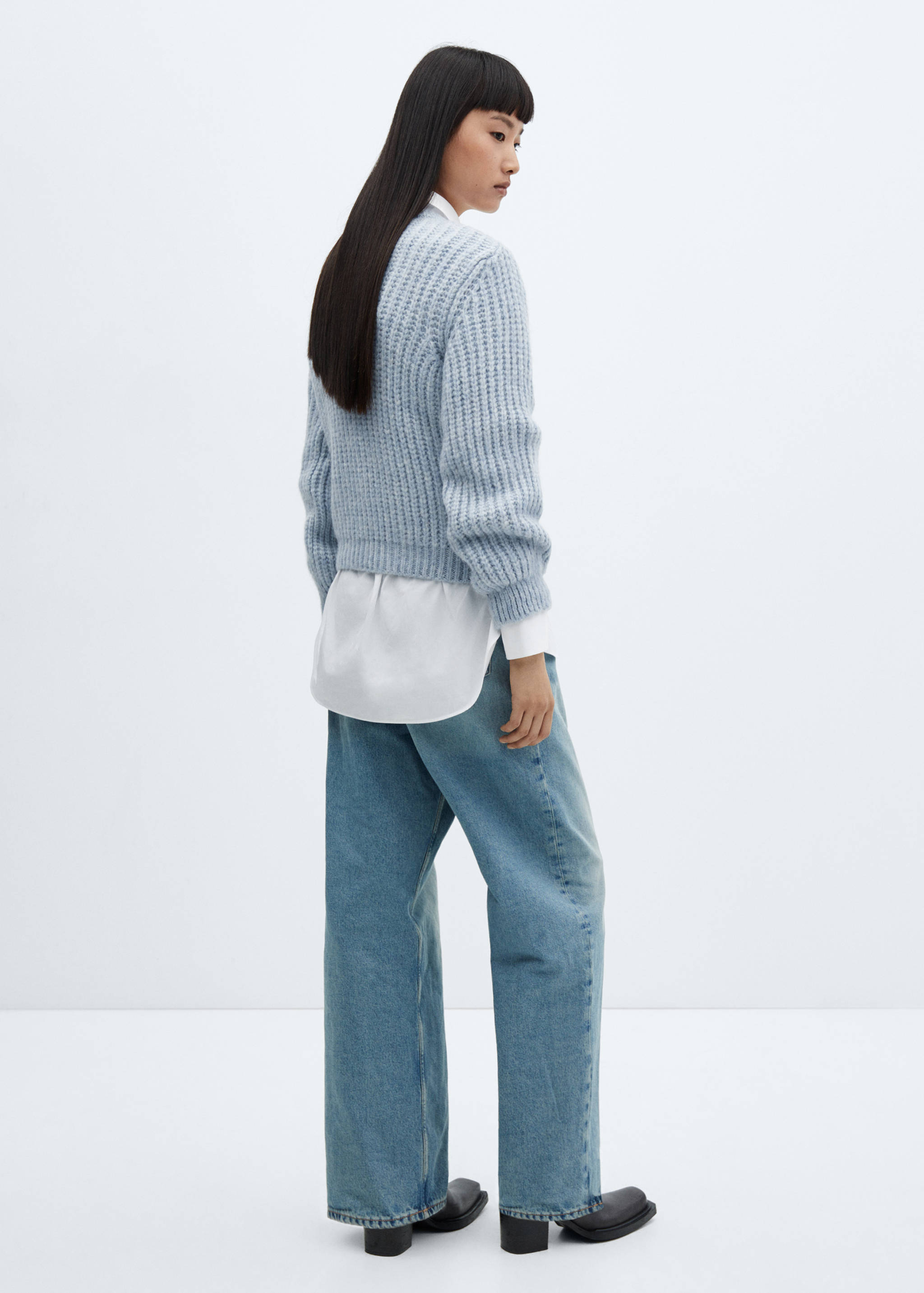 Sweater with lace detail design - Reverse of the article