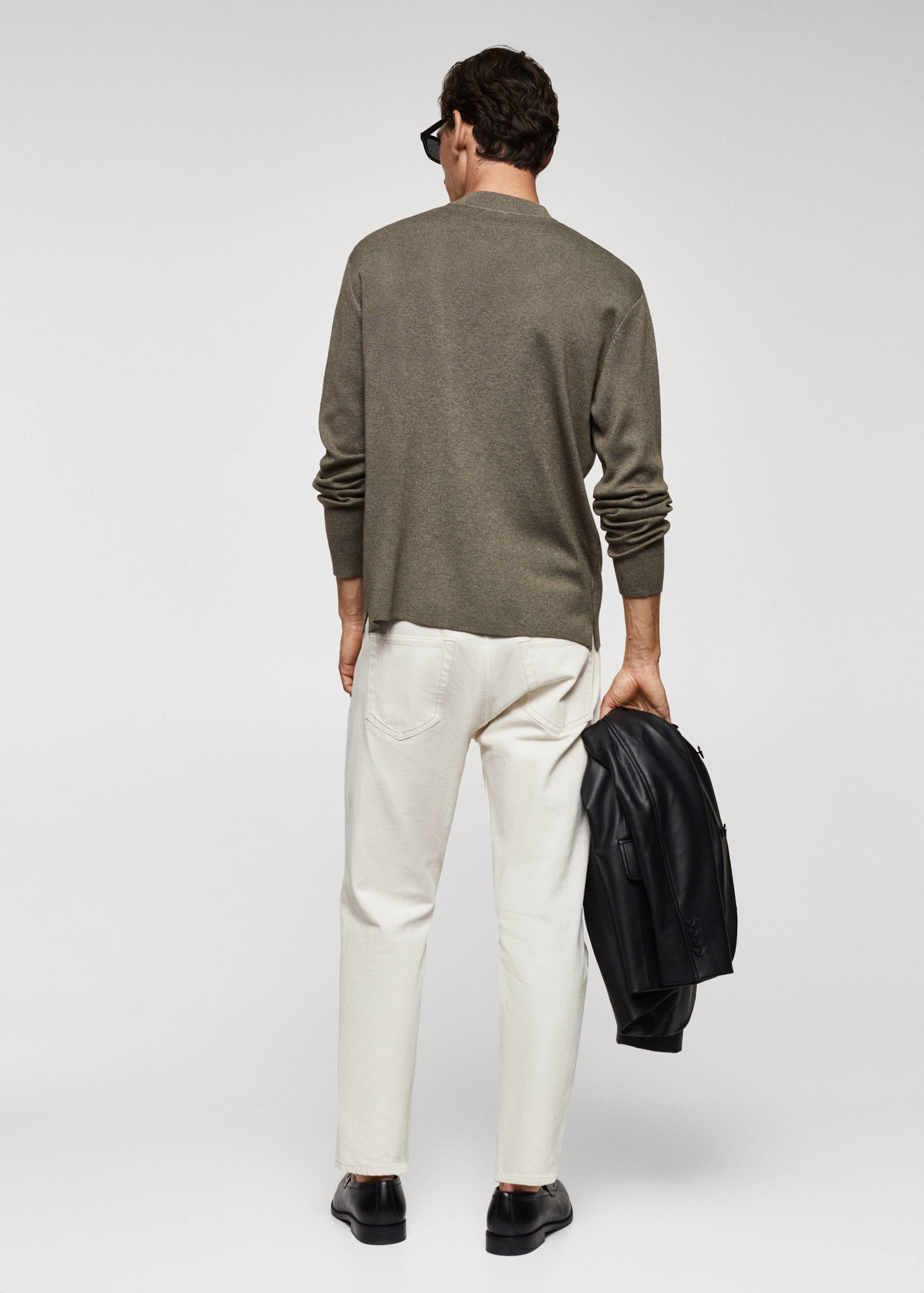 High collar wool sweater - Reverse of the article