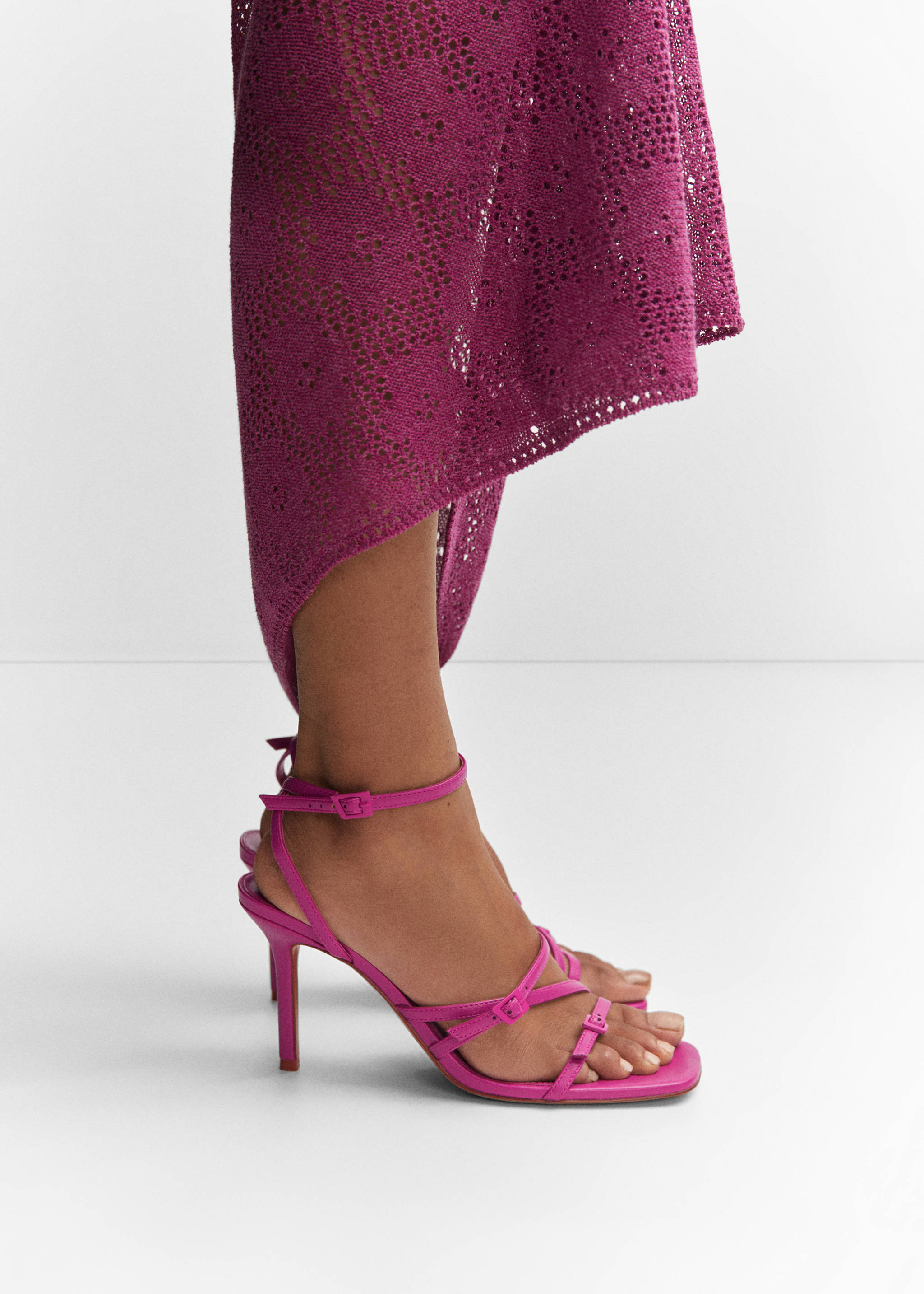 High-heeled sandals with buckles - Details of the article 9