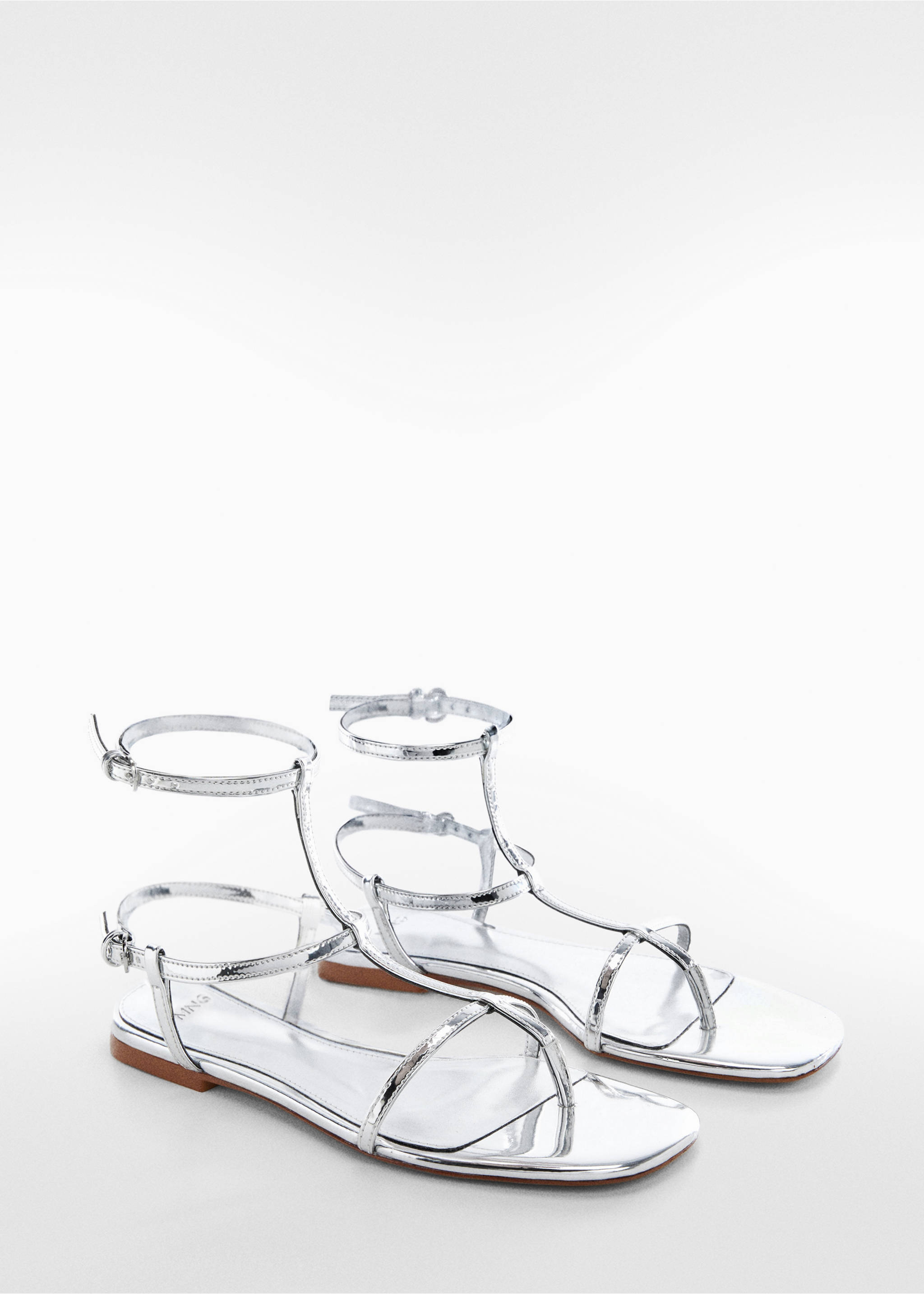 Strap sandals with buckle - Medium plane, Silver. Ref: 57010036-00.