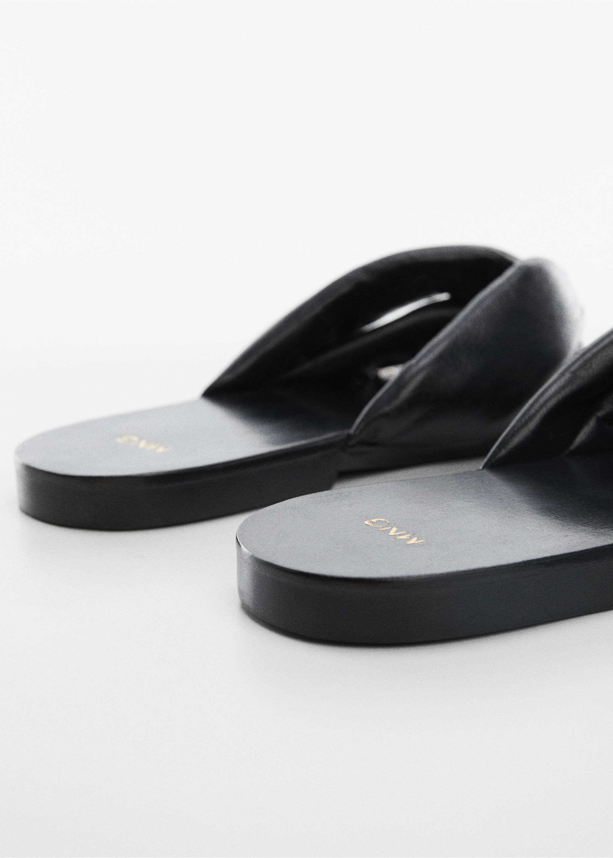 Studded leather sandals - Details of the article 2, Black. Ref: 57010038-00.