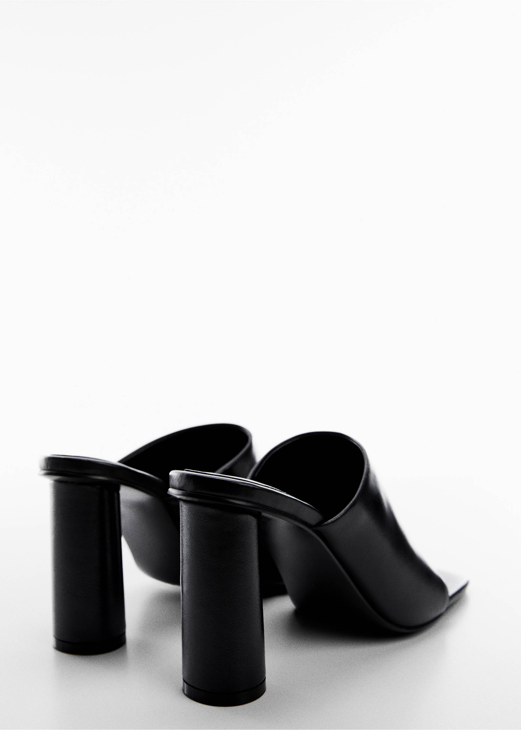 Heel leather sandals - Details of the article 1, Black. Ref: 57010046-00.