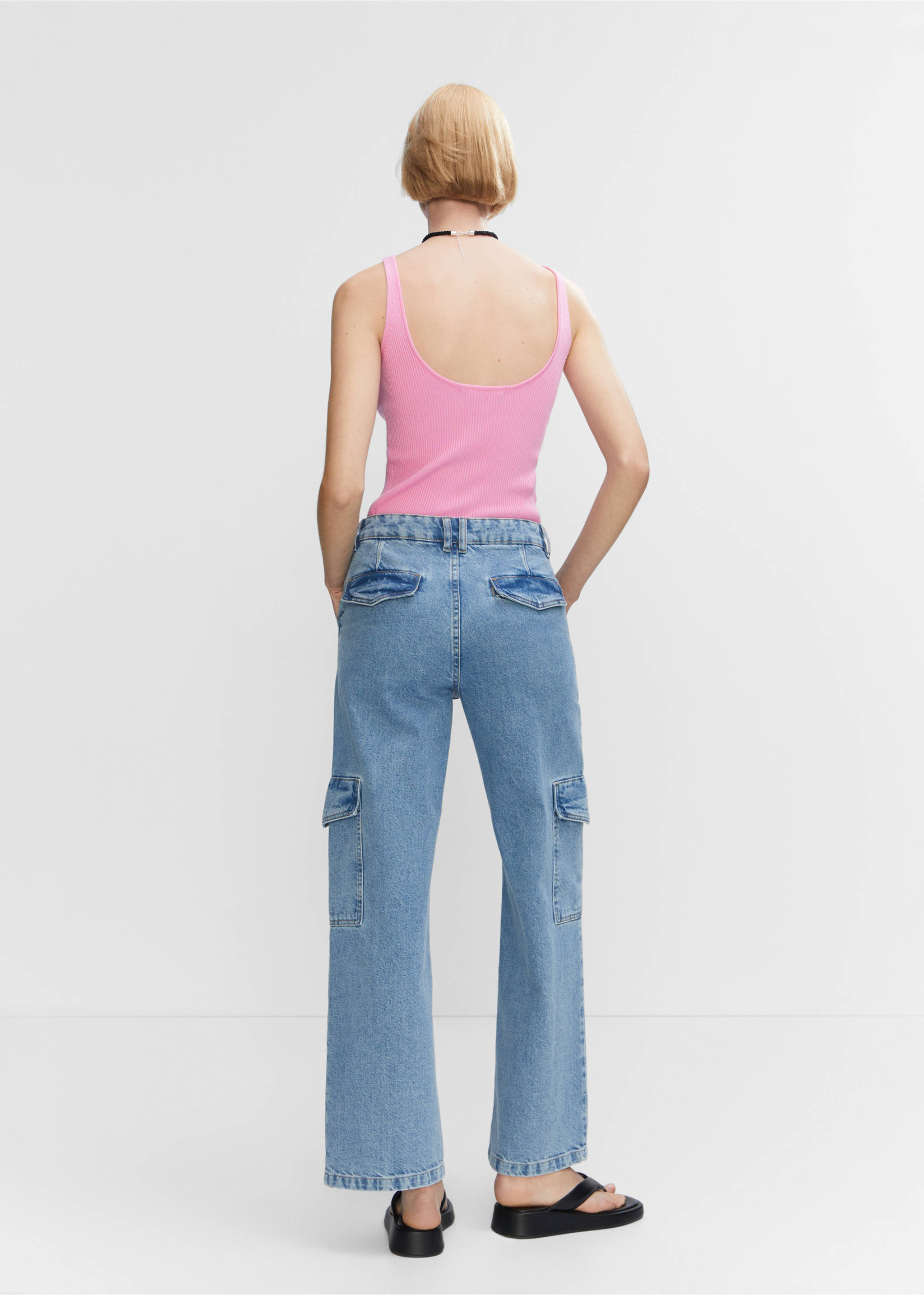 V-neck knitted top - Reverse of the article, Pastel Pink. Ref: 57010252-00.