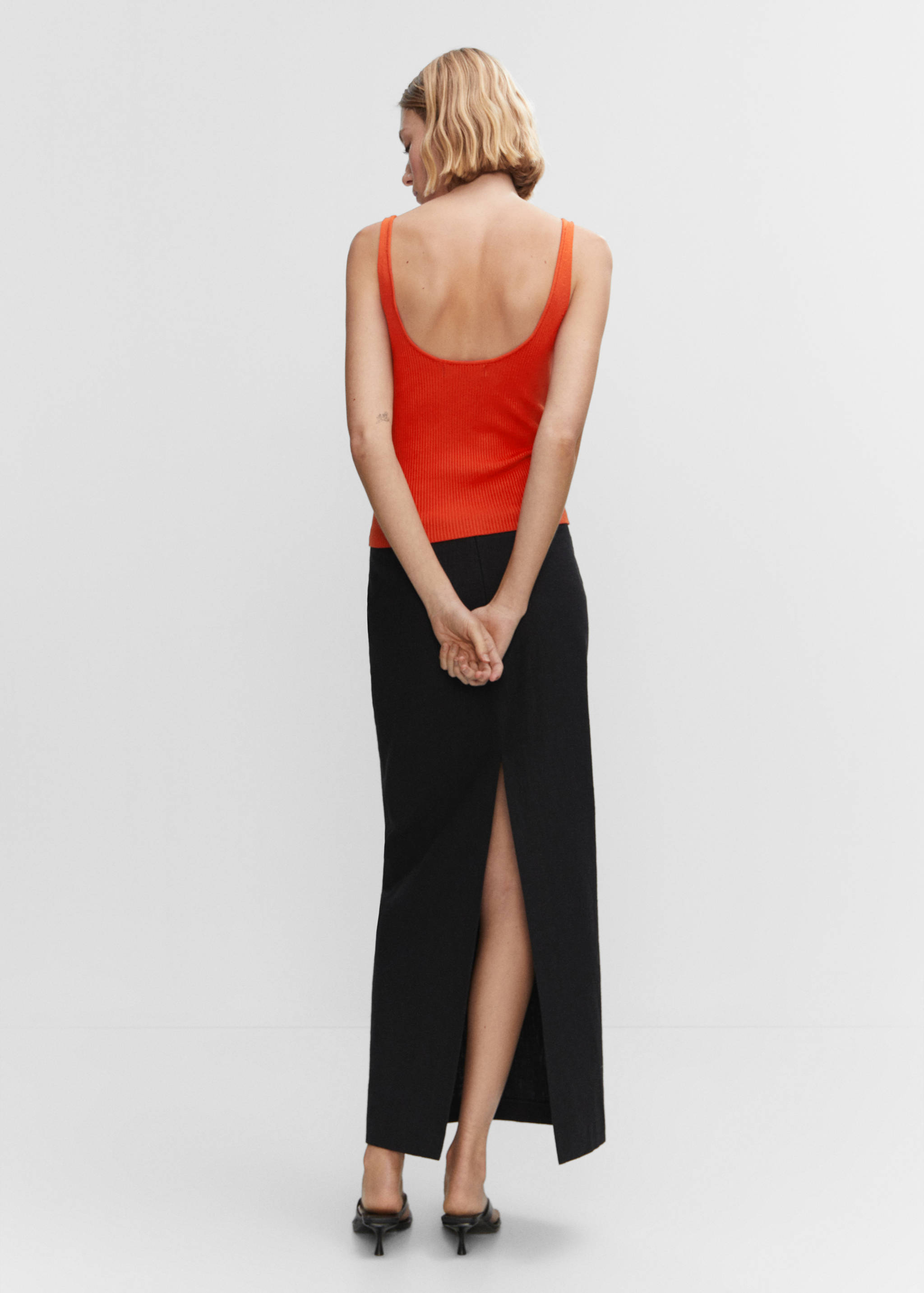 Strick-Top mit V-Ausschnitt - Rückseite des Artikels