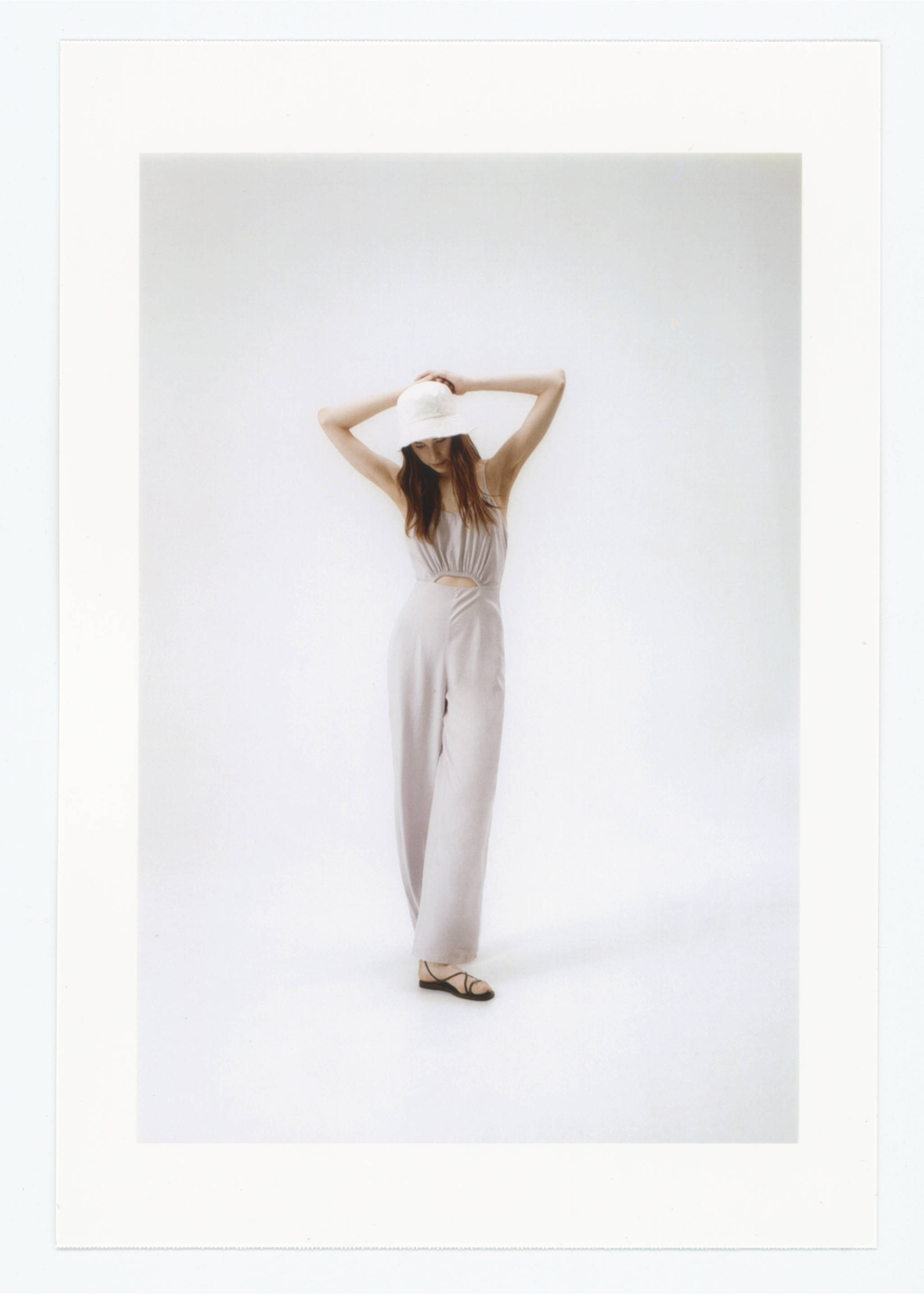 Langer Jumpsuit mit Schlitzen - Detail des Artikels 5, Lavendell. Ref: 57010262-00.