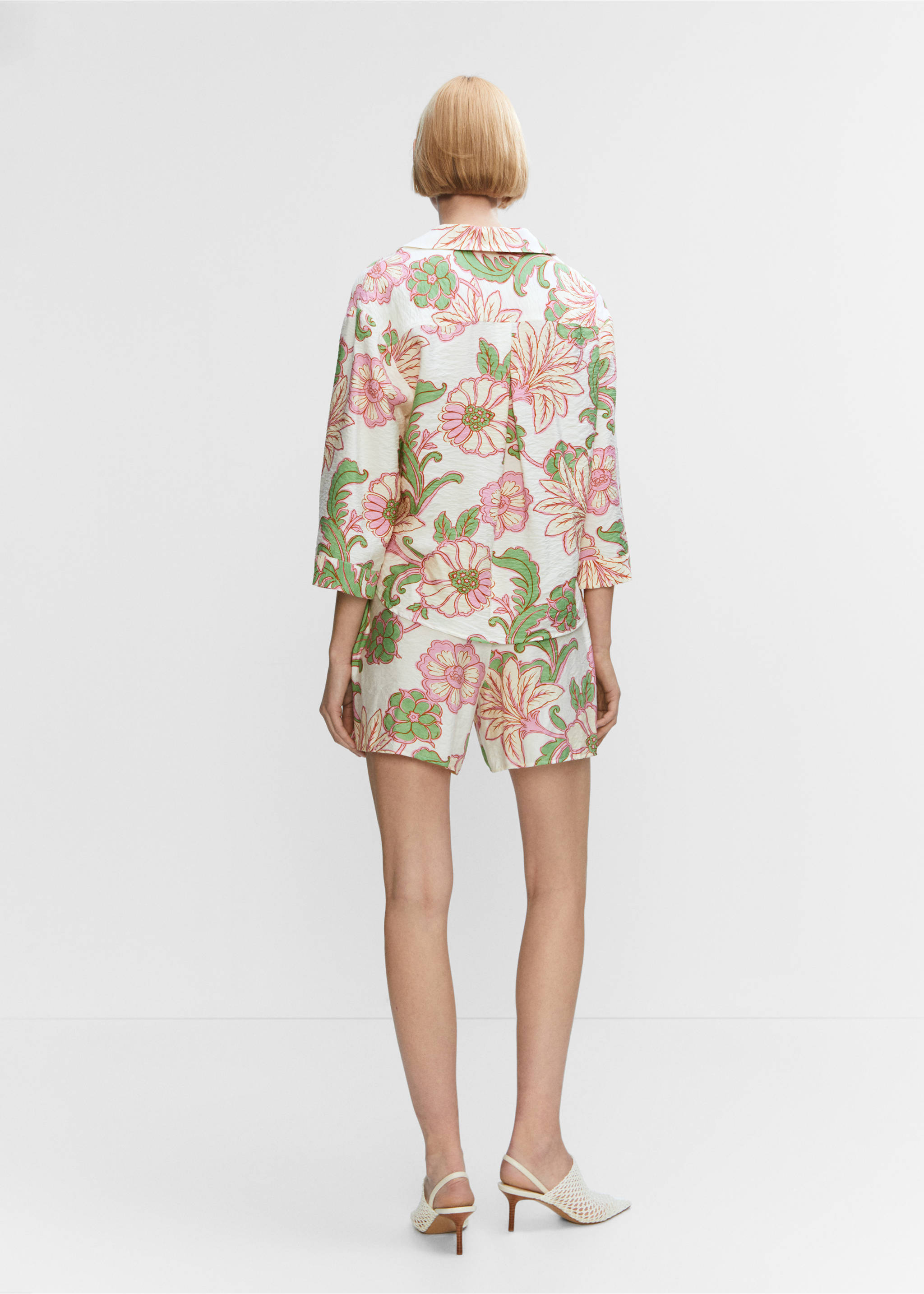 Floral-print shorts - Reverse of the article, Pale Pink. Ref: 57010270-00.