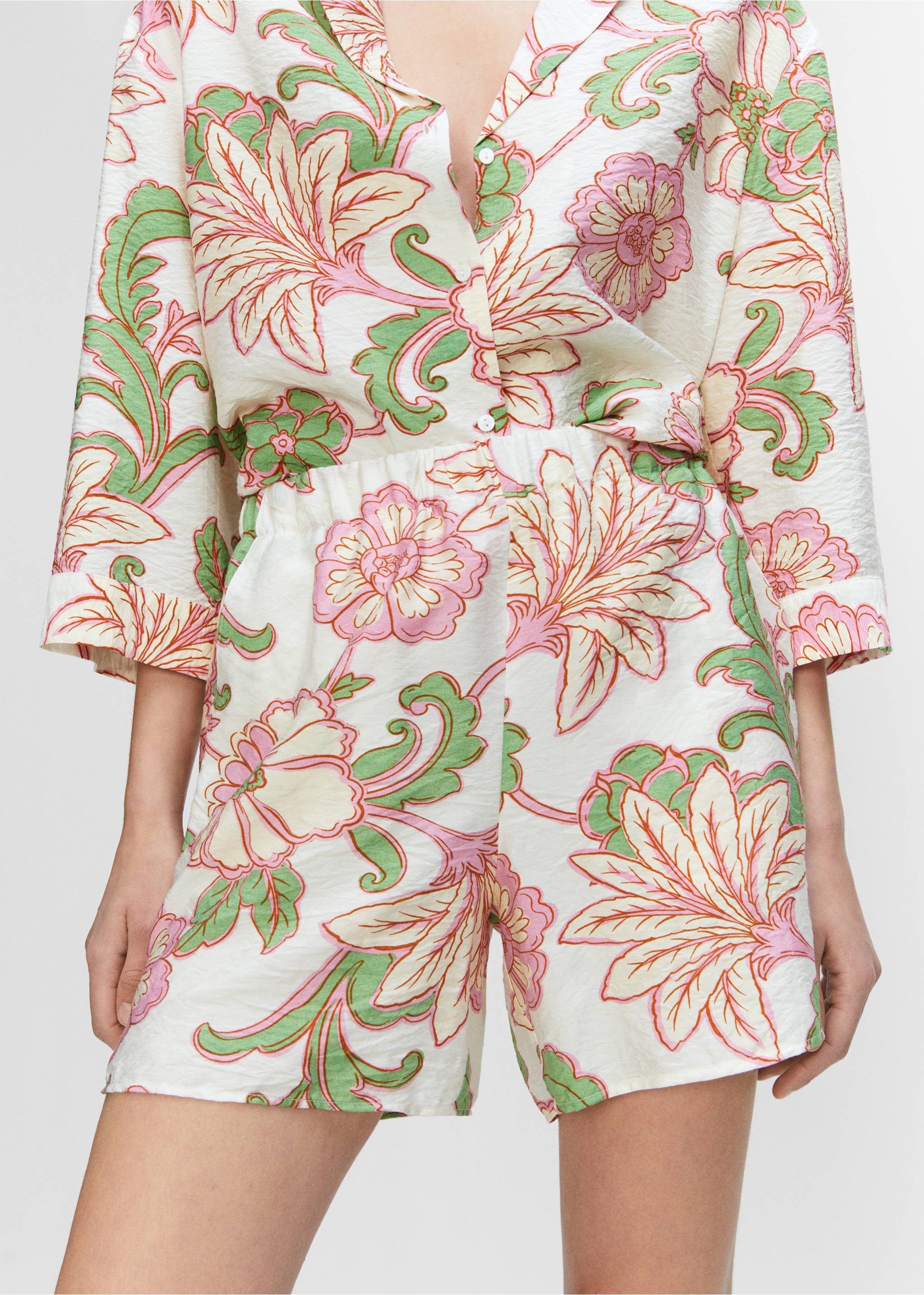 Floral-print shorts - Details of the article 6, Pale Pink. Ref: 57010270-00.