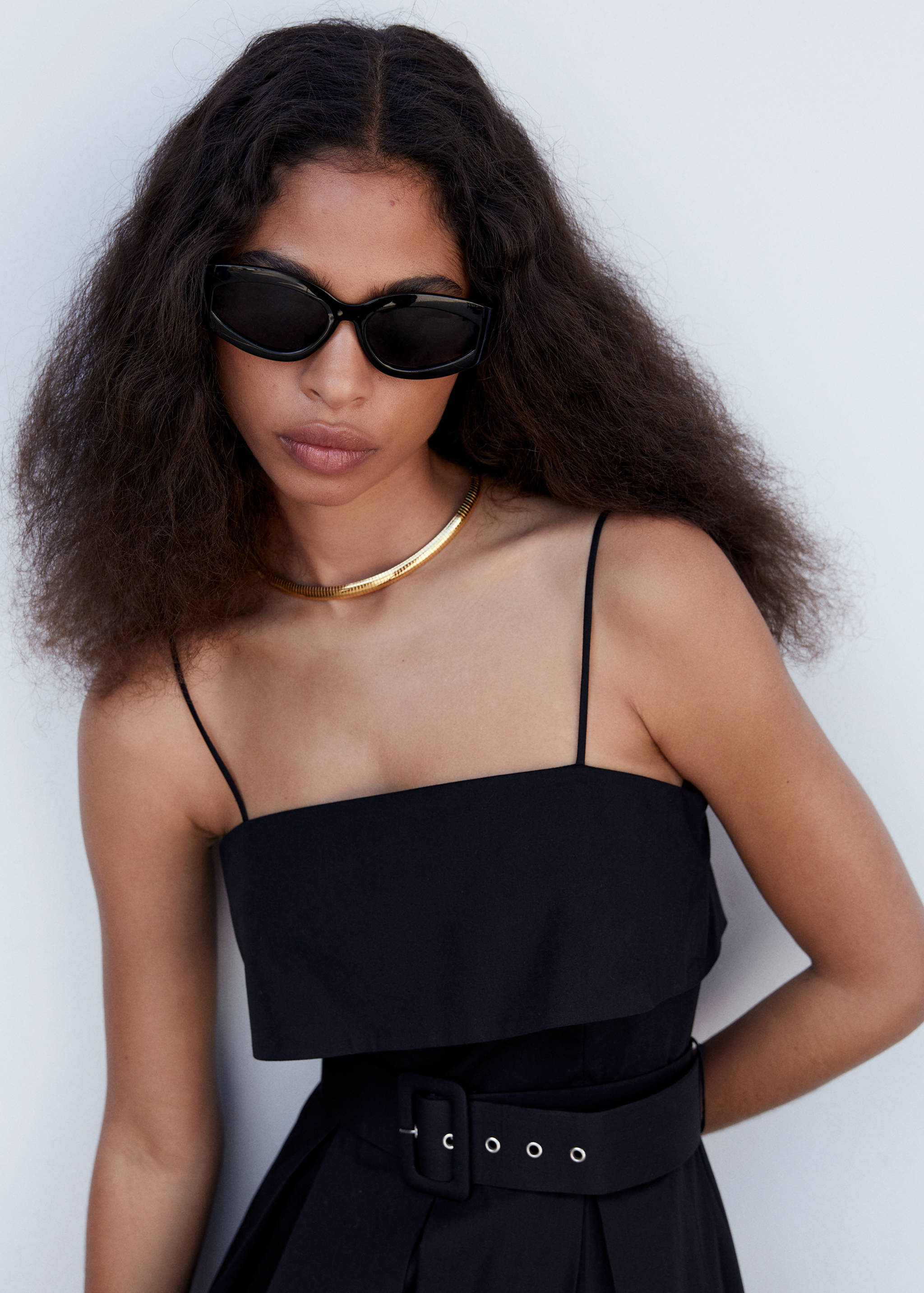 Langes Kleid mit Gürtel - Detail des Artikels 1