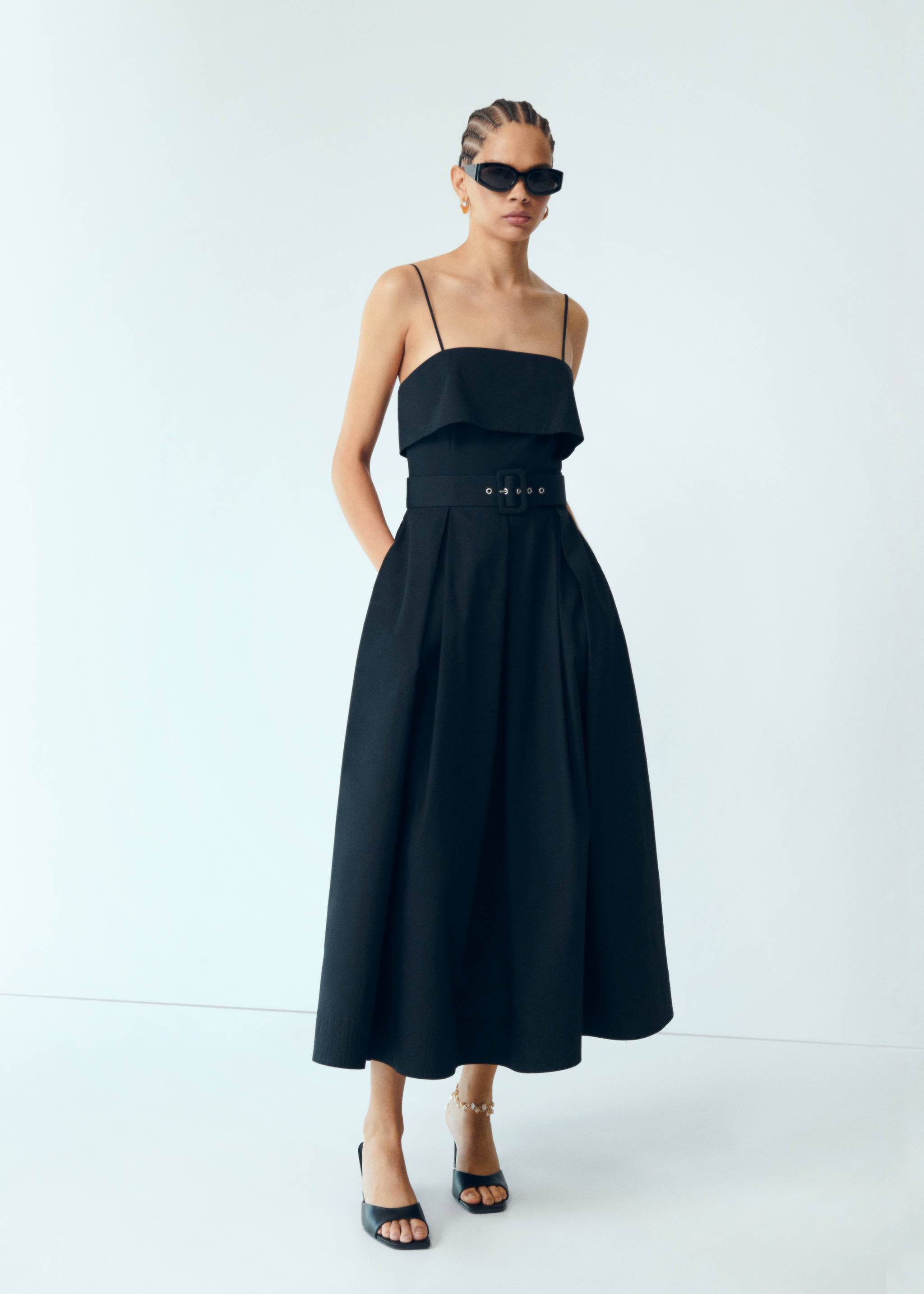 Langes Kleid mit Gürtel - Detail des Artikels 6