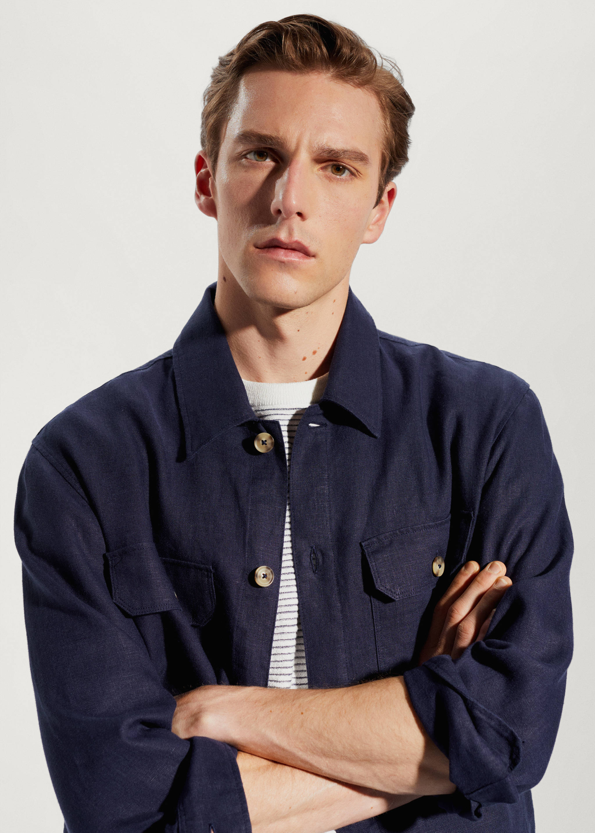 100% linen regular-fit overshirt - Details of the article 1