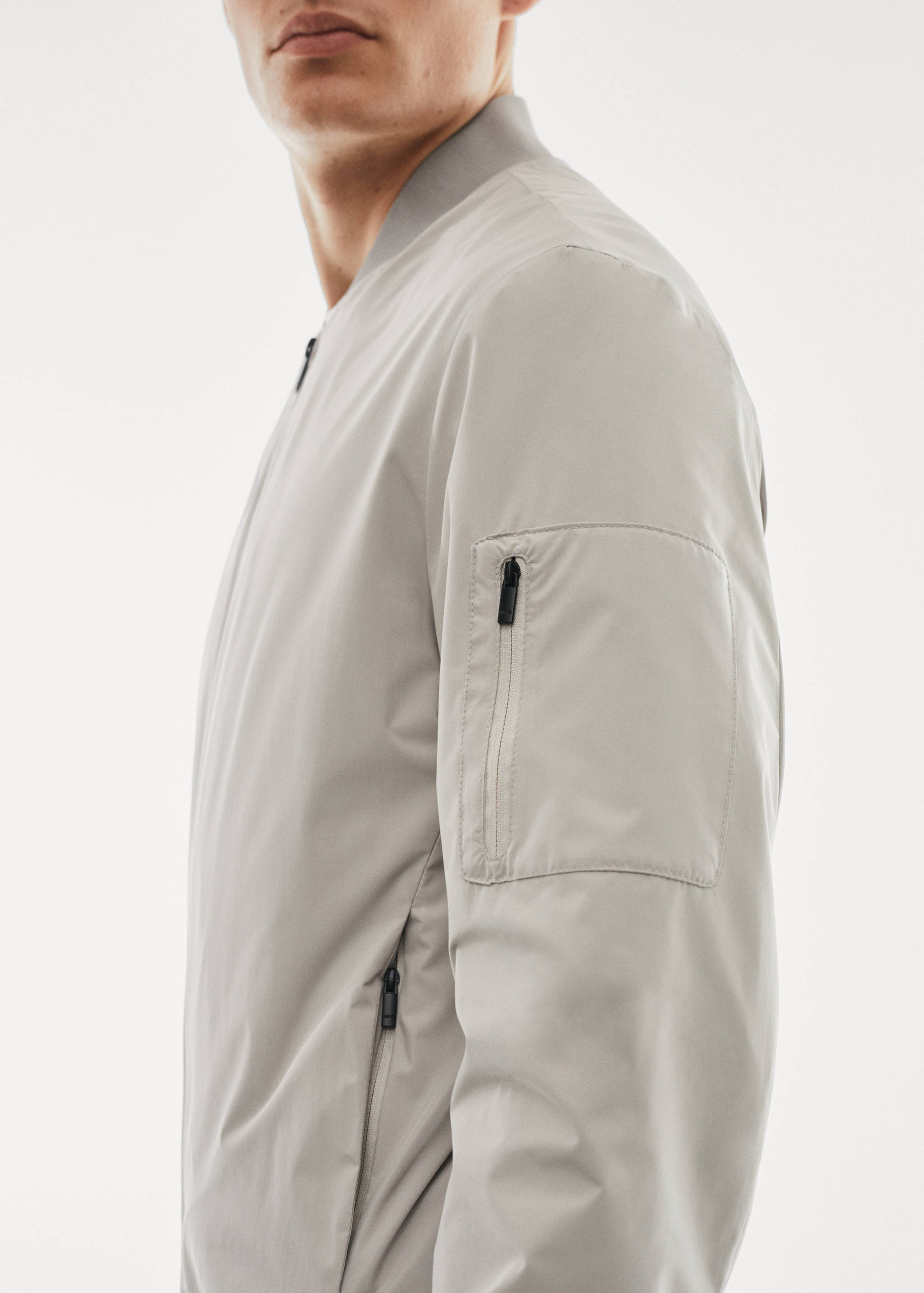 Bomber jacket made of water-repellent technical fabric - Details of the article 3