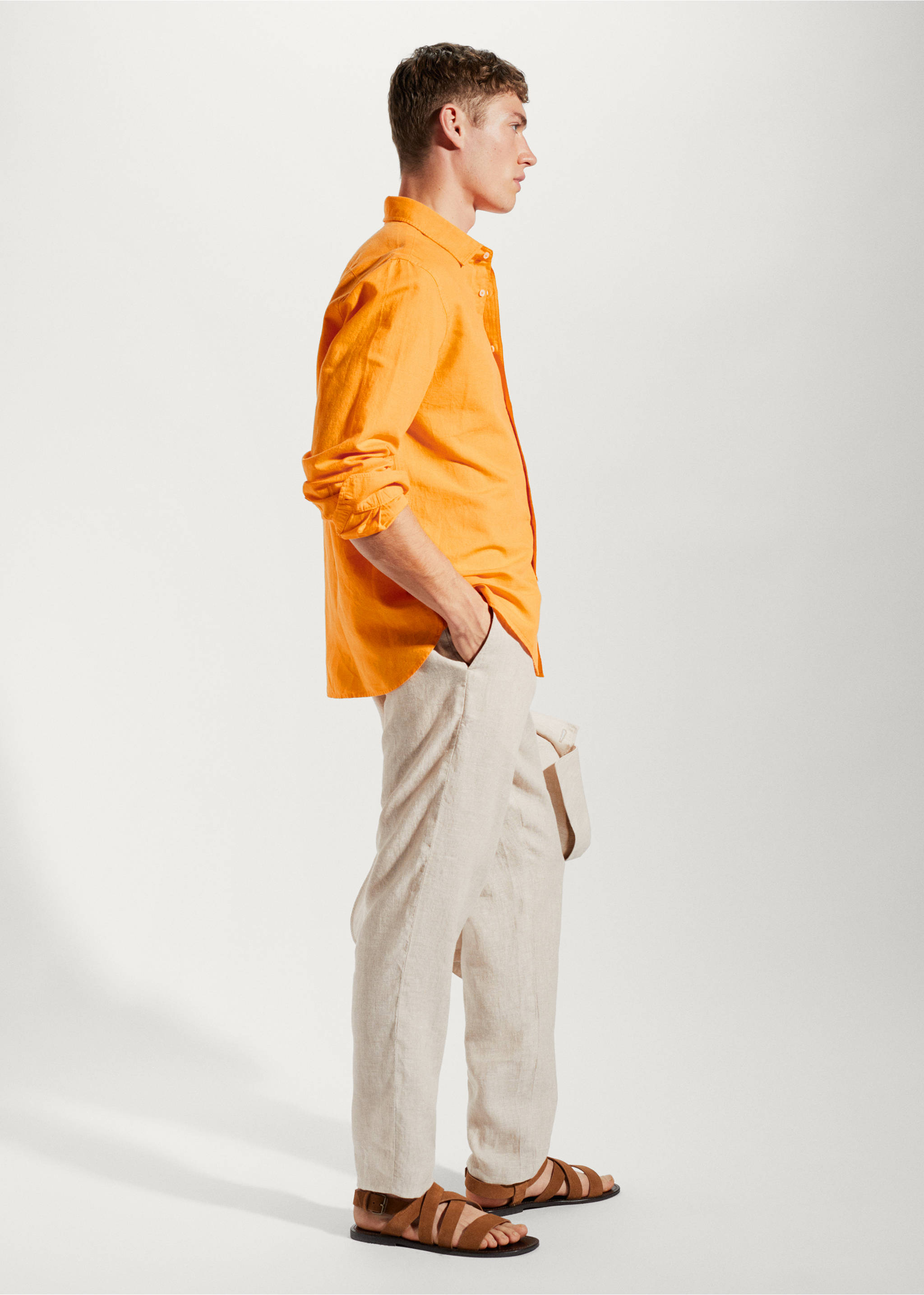 Regular-fit linen cotton shirt - Details of the article 2, Orange. Ref: 57010609-00.