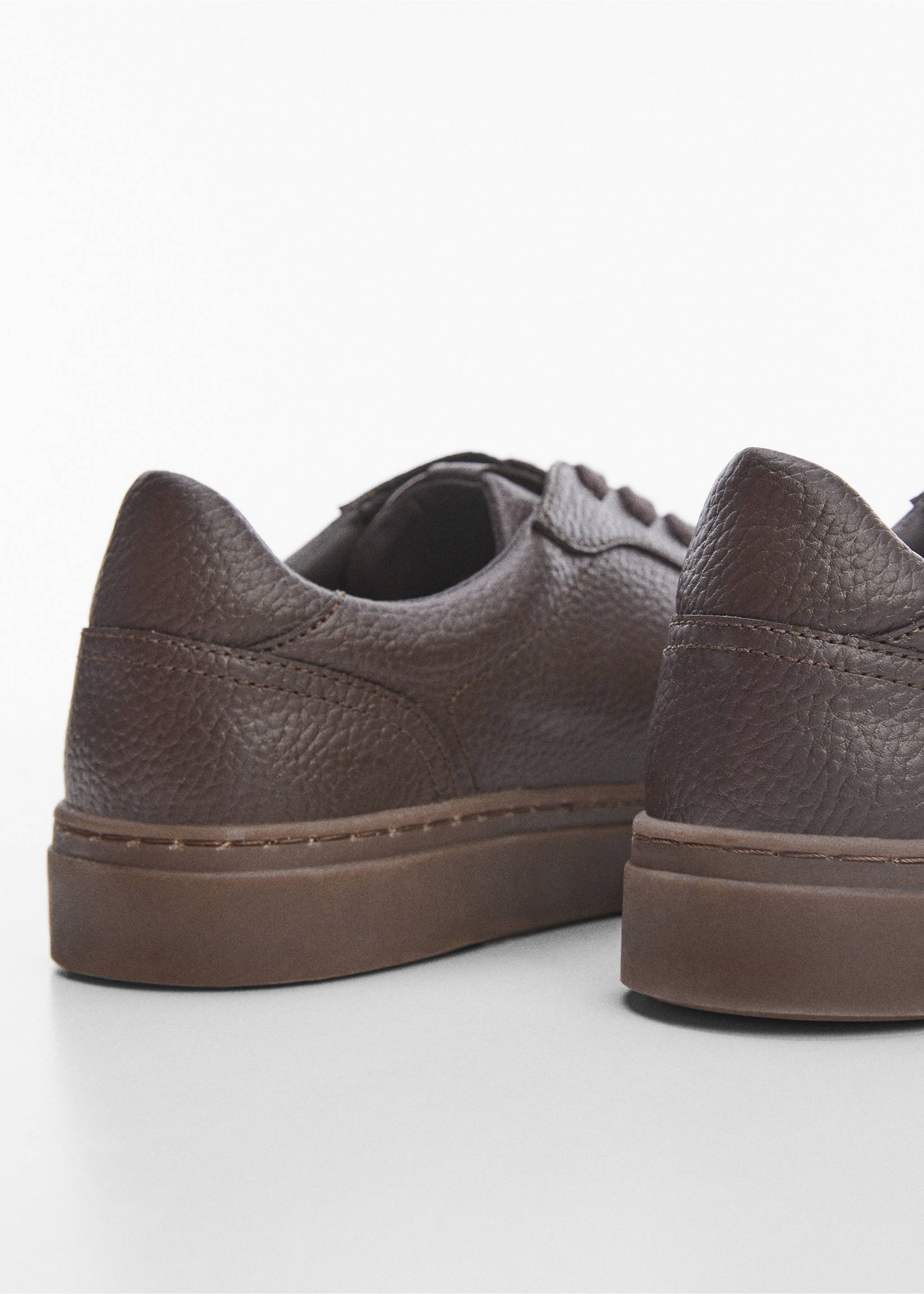 Tennis cuir grainé - Détail de l'article 1, Marron. Ref: 57010674-00.