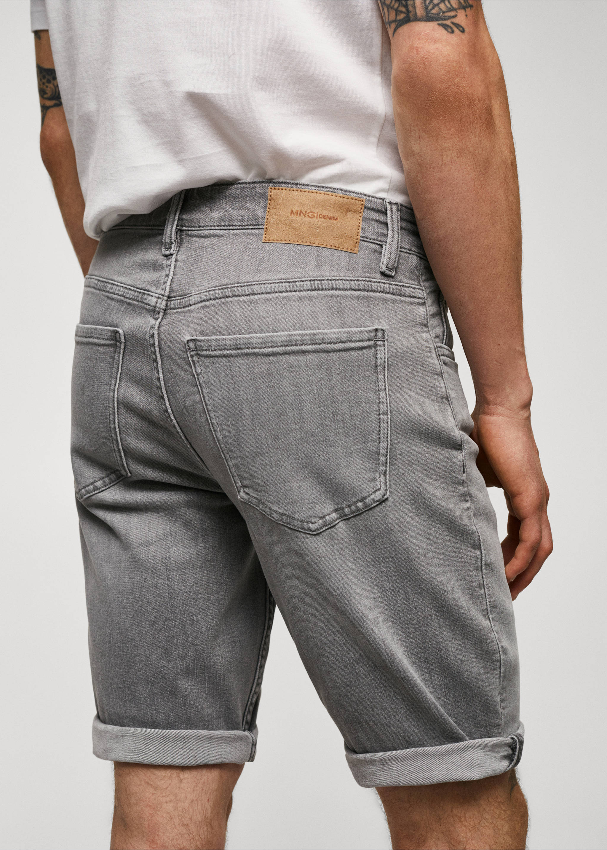 Slim-fit denim bermuda shorts - Details of the article 6, Denim Grey. Ref: 57010682-00.