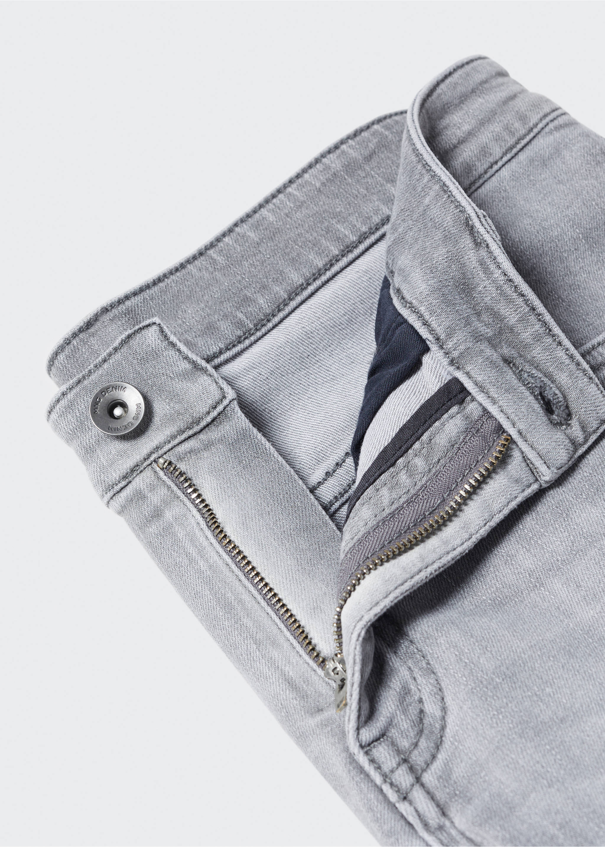 Slim-fit denim bermuda shorts - Details of the article 8, Denim Grey. Ref: 57010682-00.