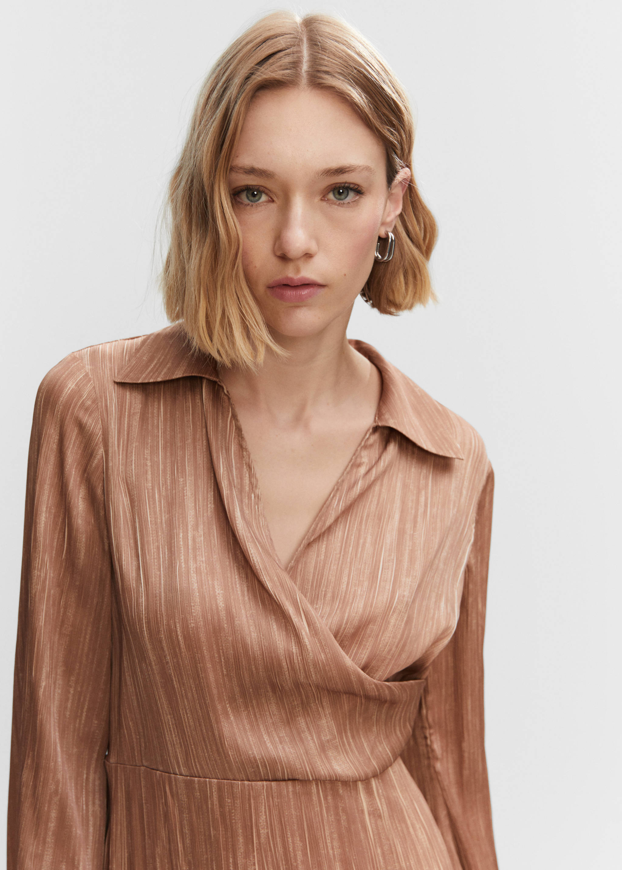Satin shirt dress - Details of the article 1