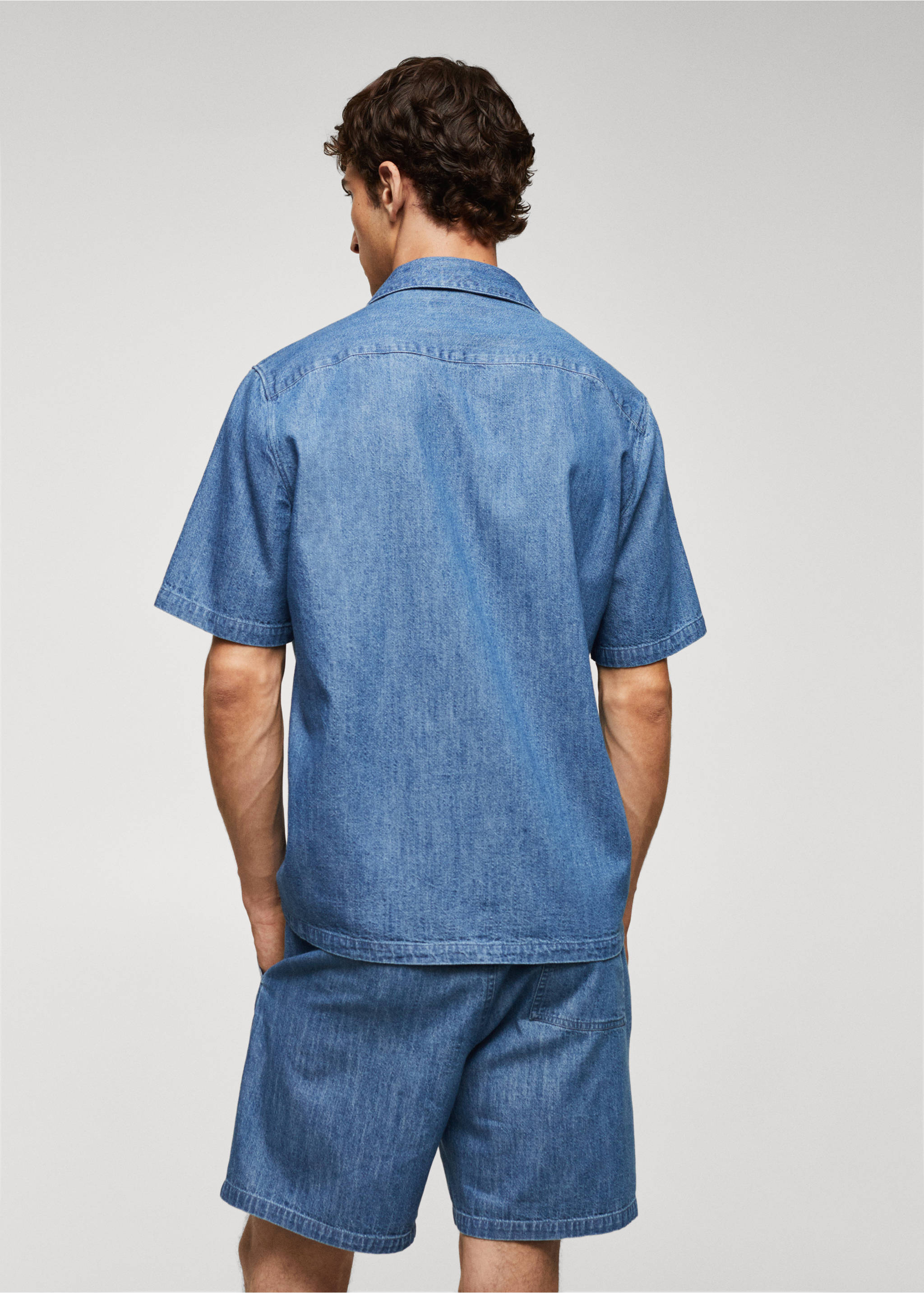 Chemise chambray 100 % coton - Verso de l’article, Bleu moyen. Ref: 57010724-00.