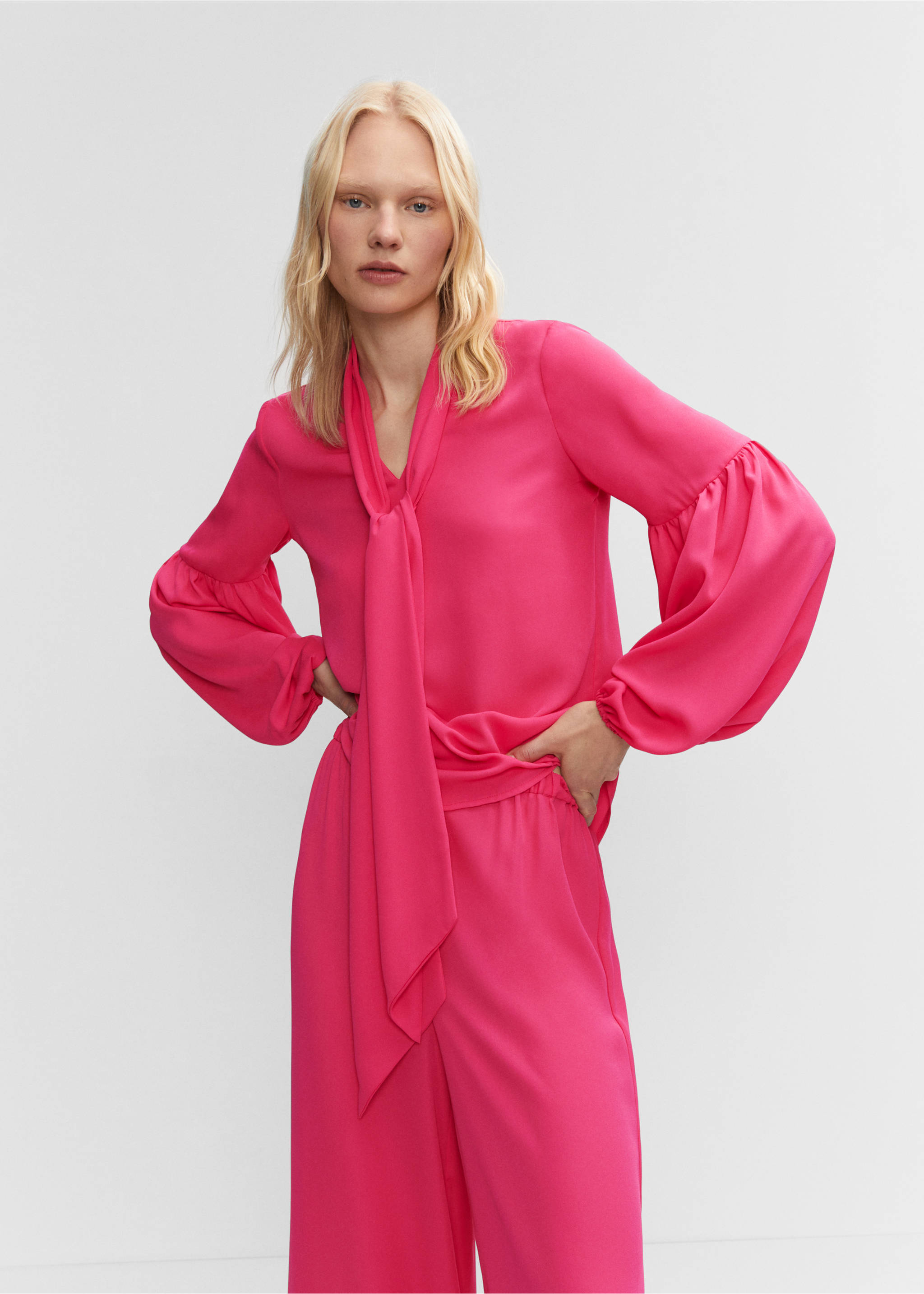 Blouse with puffed sleeves and bow - Medium plane, Fuchsia. Ref: 57010726-00.