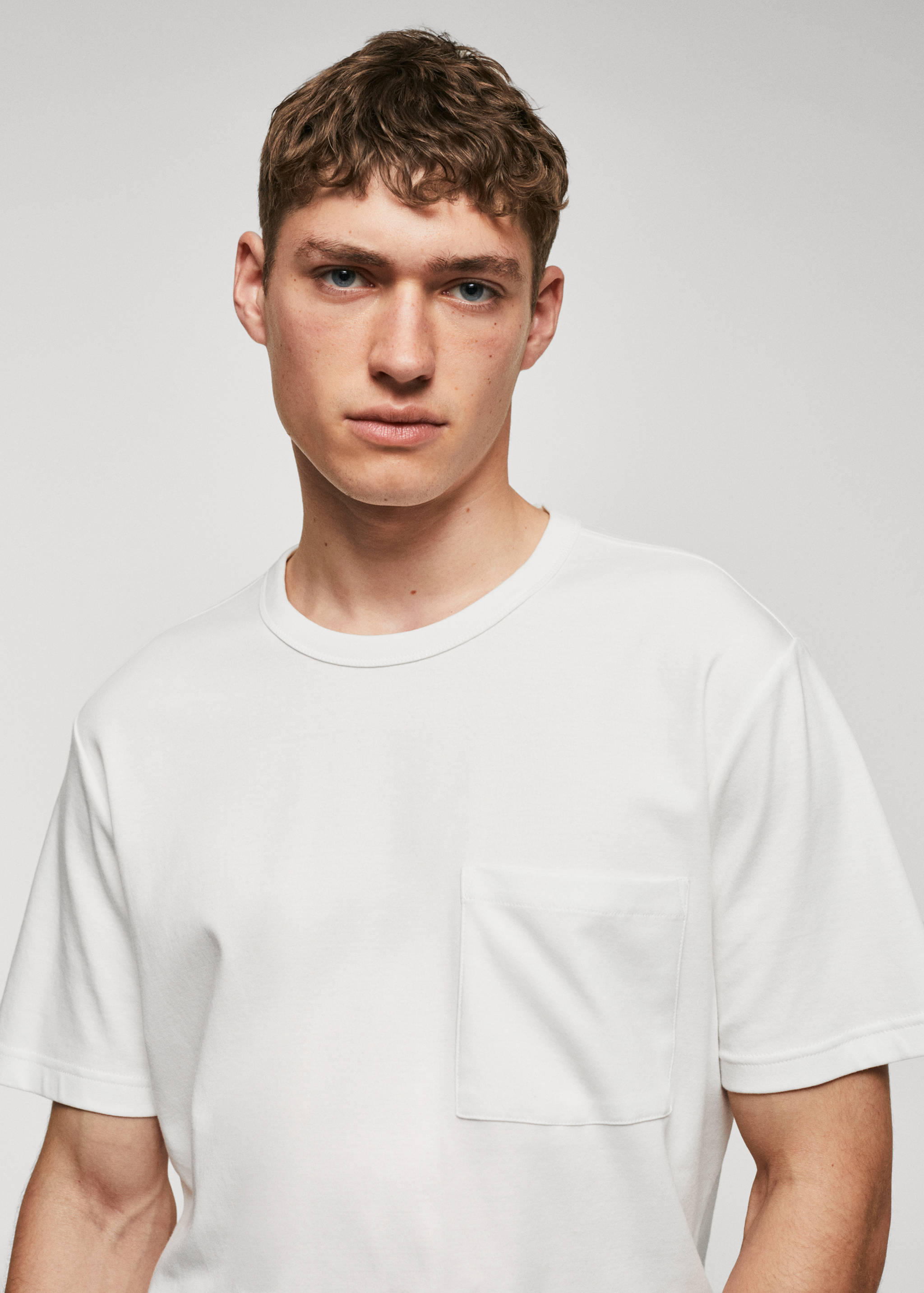100% cotton t-shirt with pocket - Details of the article 1