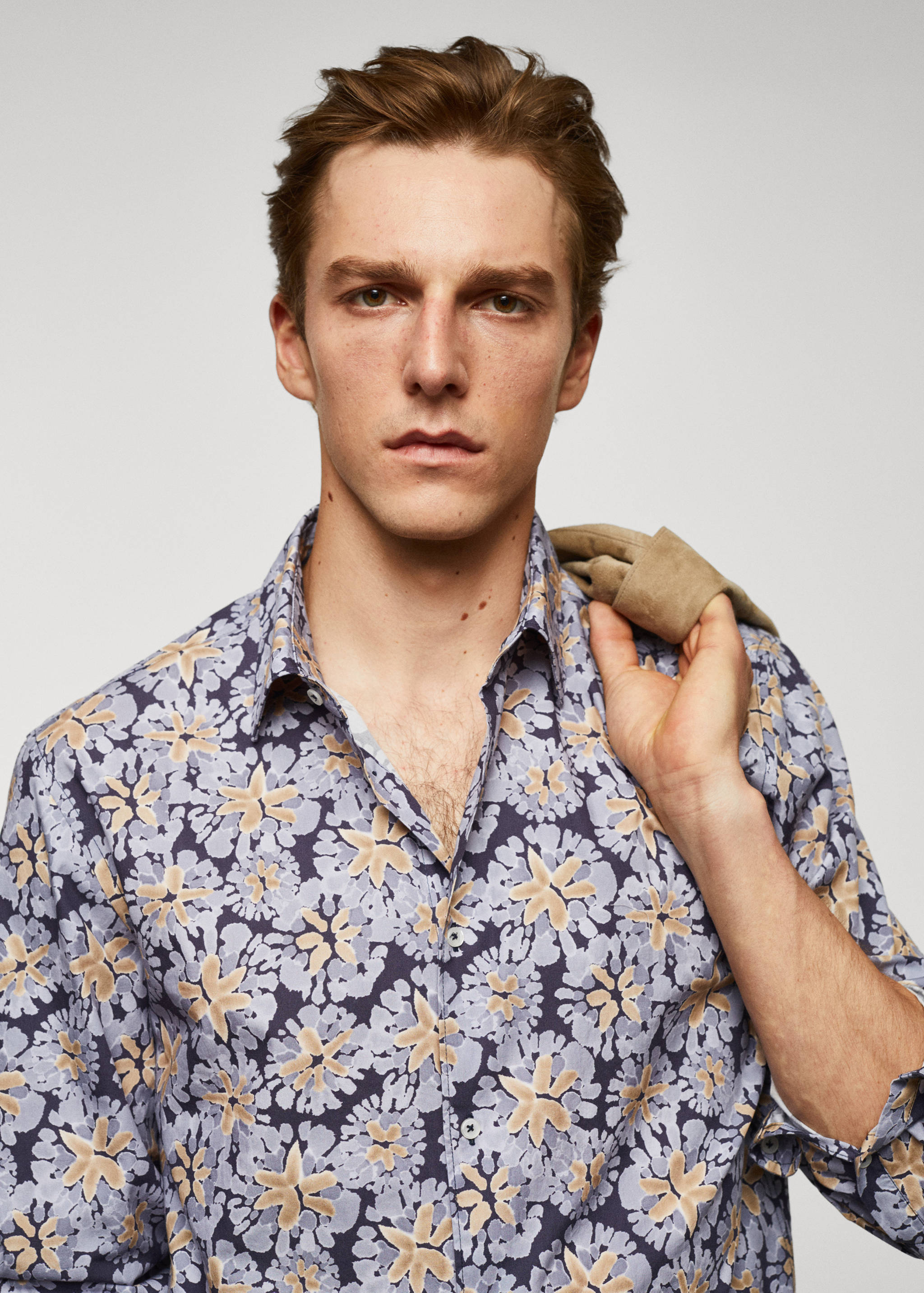 100% cotton regular-fit printed shirt - Details of the article 1