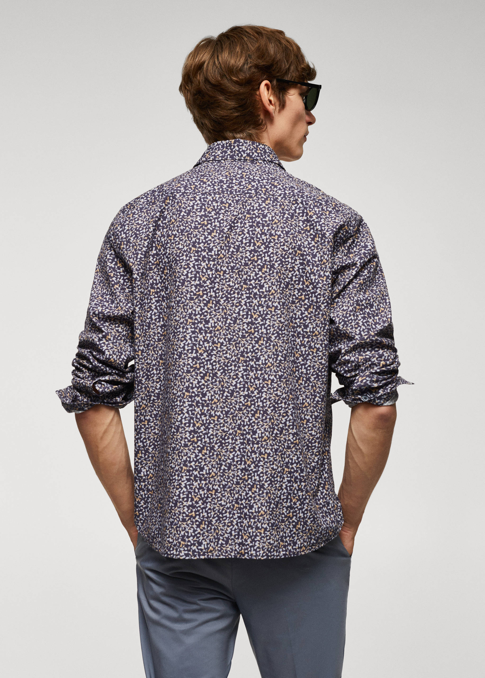 100% cotton shirt with micro-leaf print - Reverse of the article
