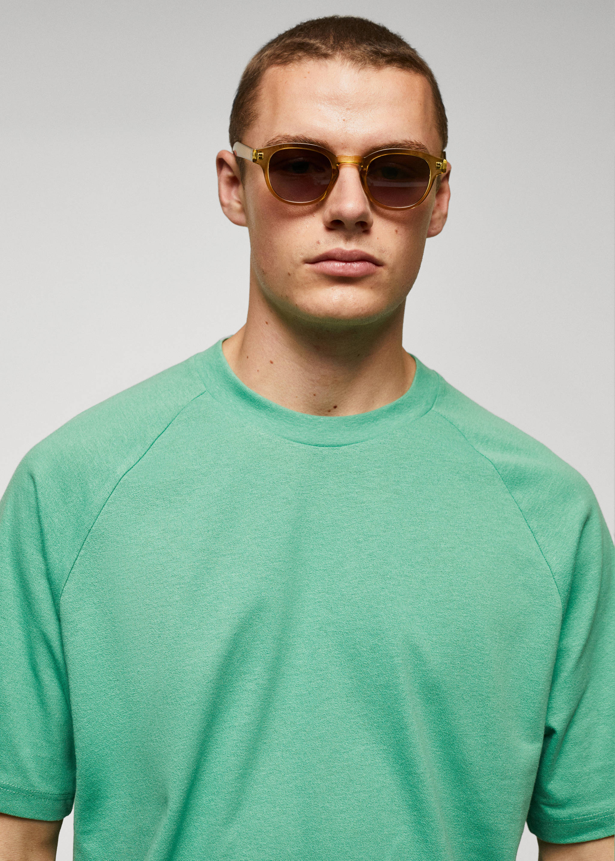 Textured cotton-linen t-shirt - Details of the article 1