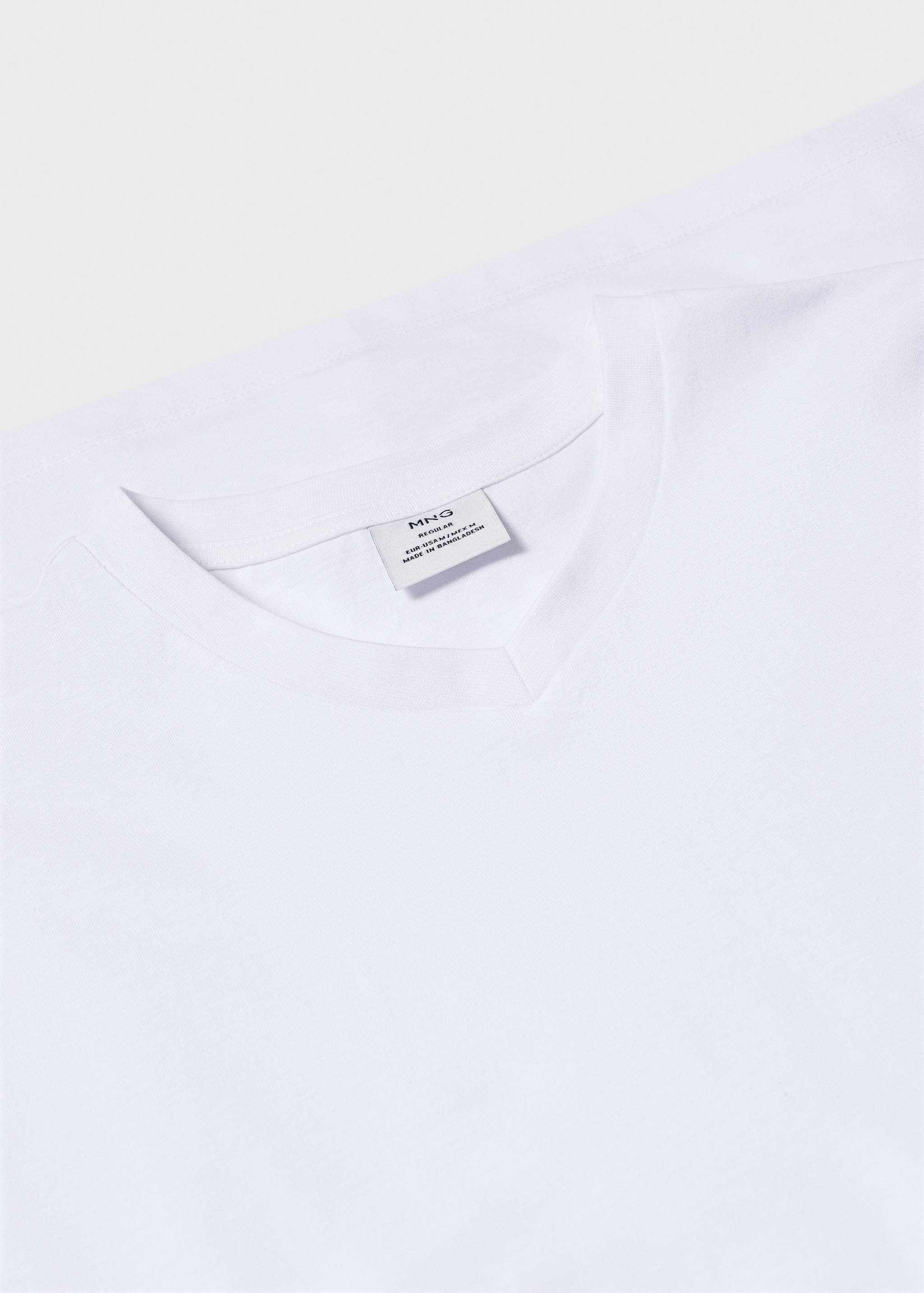 Basic-Baumwollshirt mit V-Ausschnitt - Detail des Artikels 8