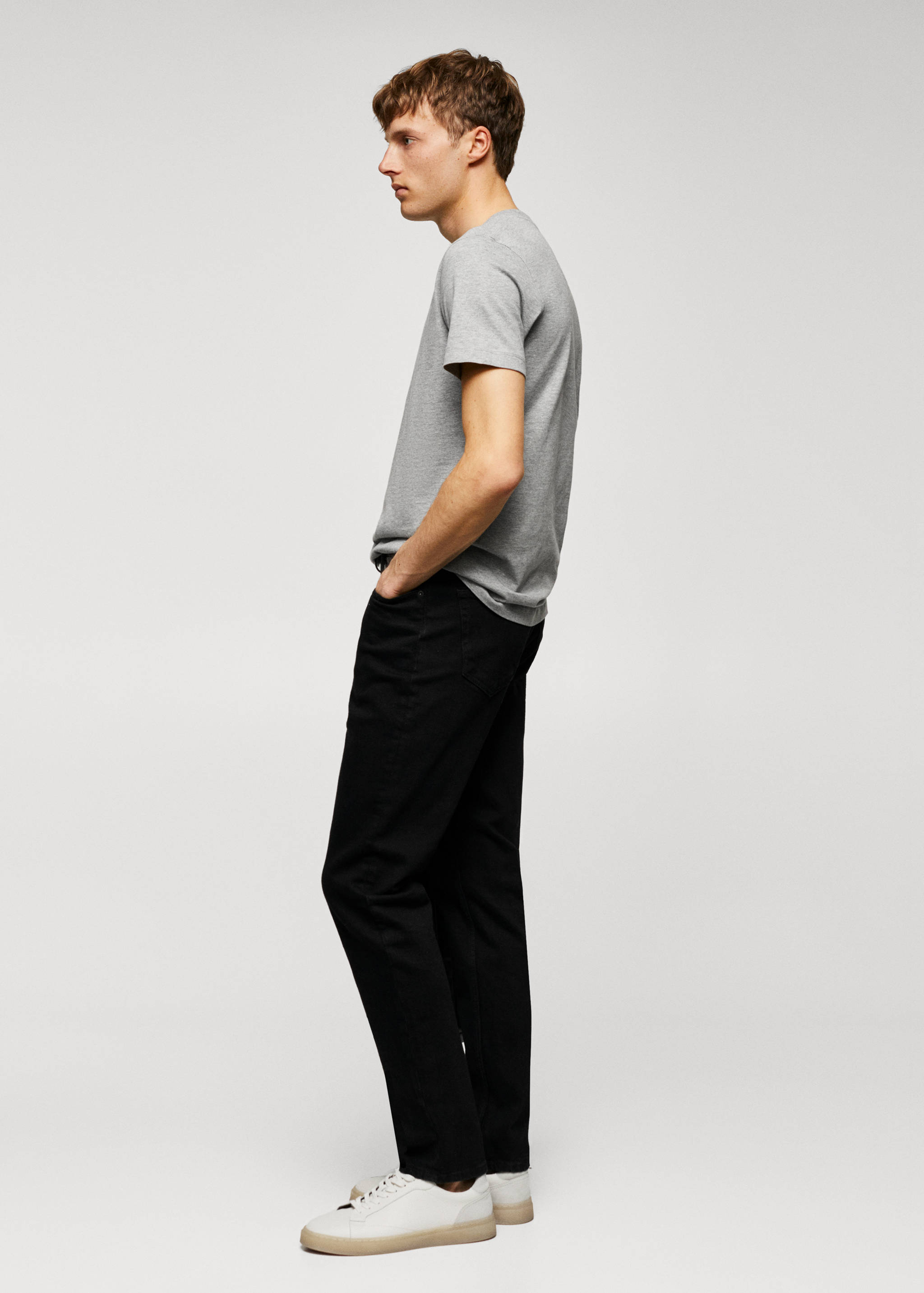 Basic-Baumwollshirt mit V-Ausschnitt - Detail des Artikels 2