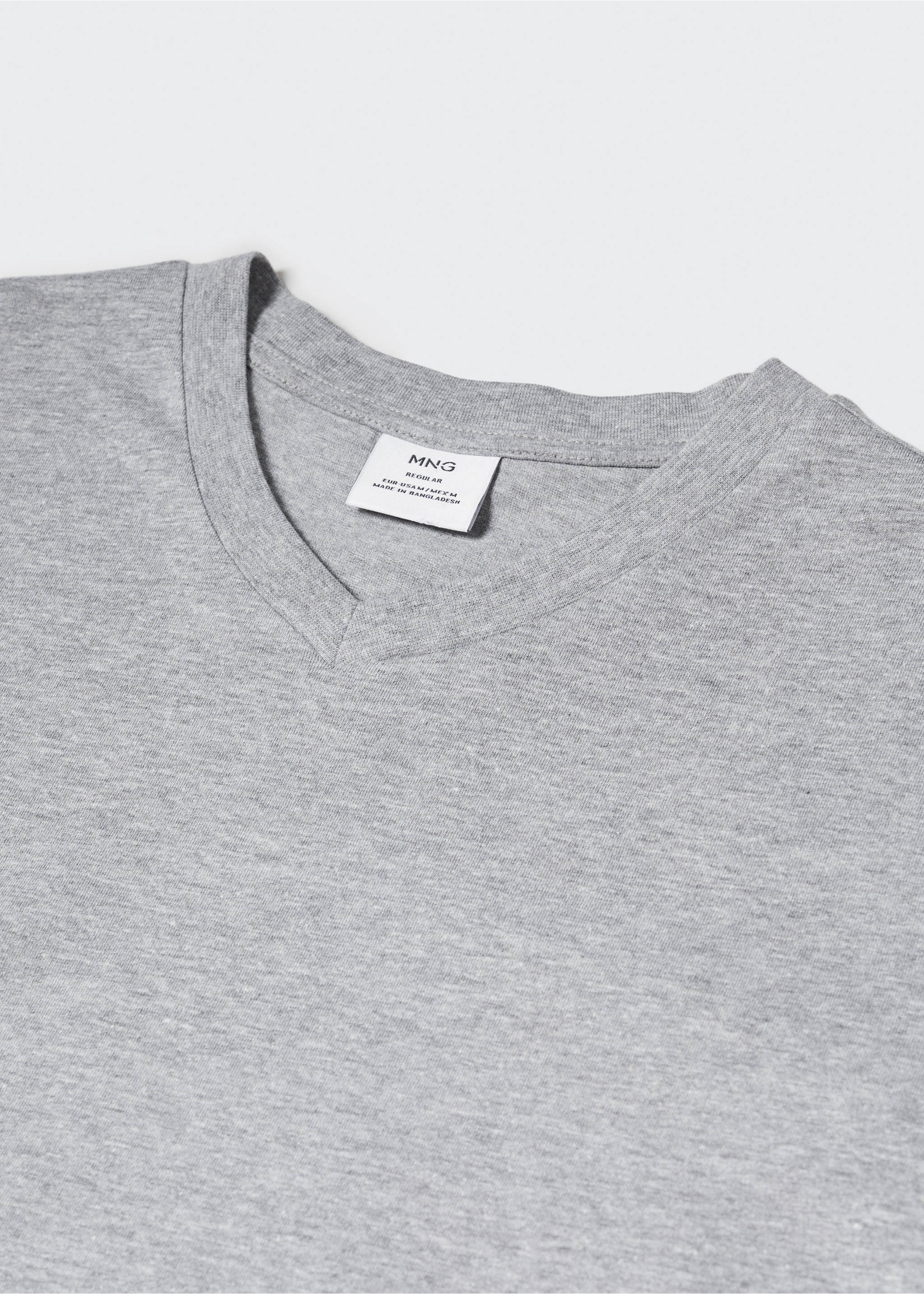 Basic cotton V-neck T-shirt - Details of the article 8, Medium Heather Grey. Ref: 57010794-00.