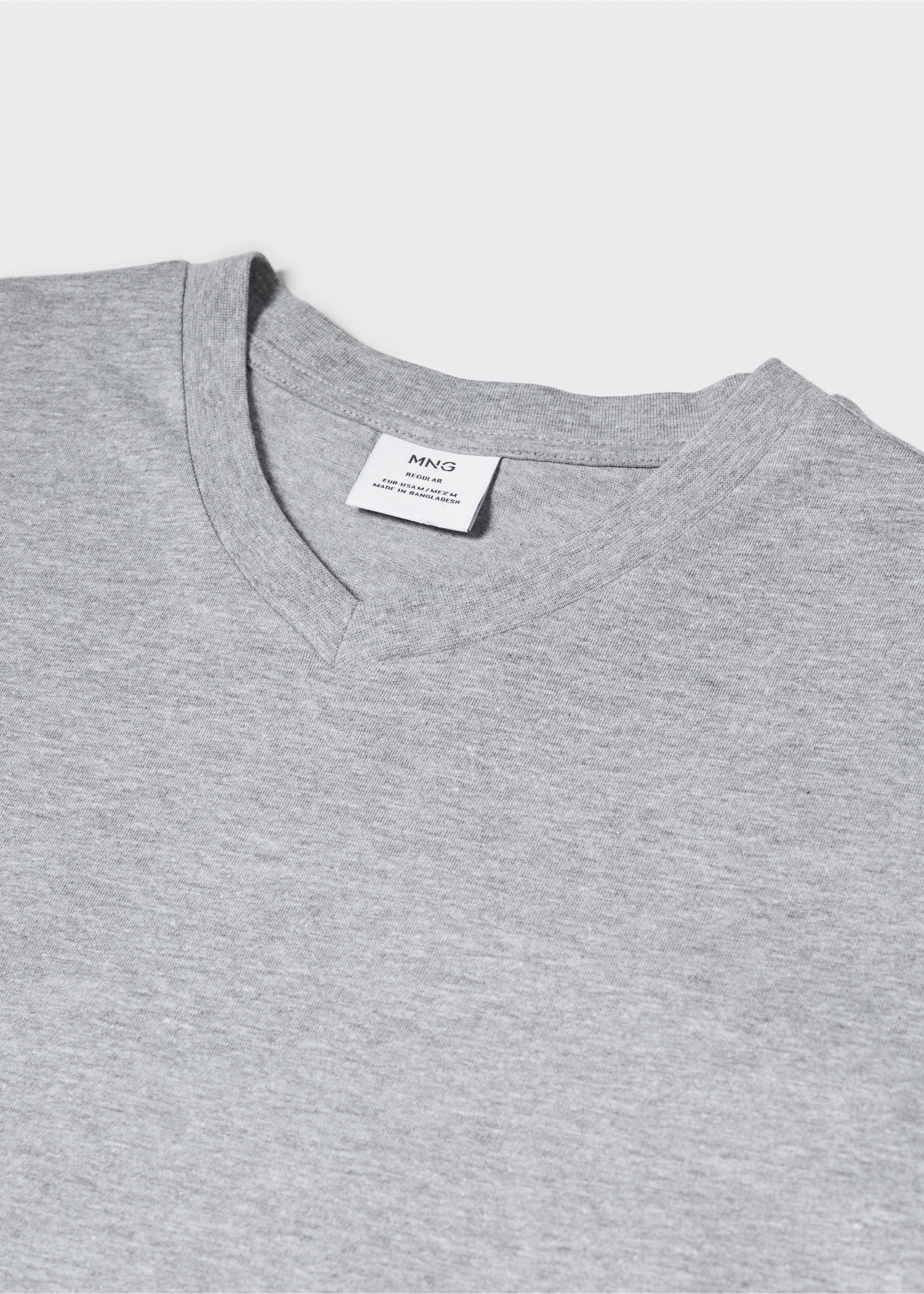 Basic cotton V-neck T-shirt - Details of the article 8