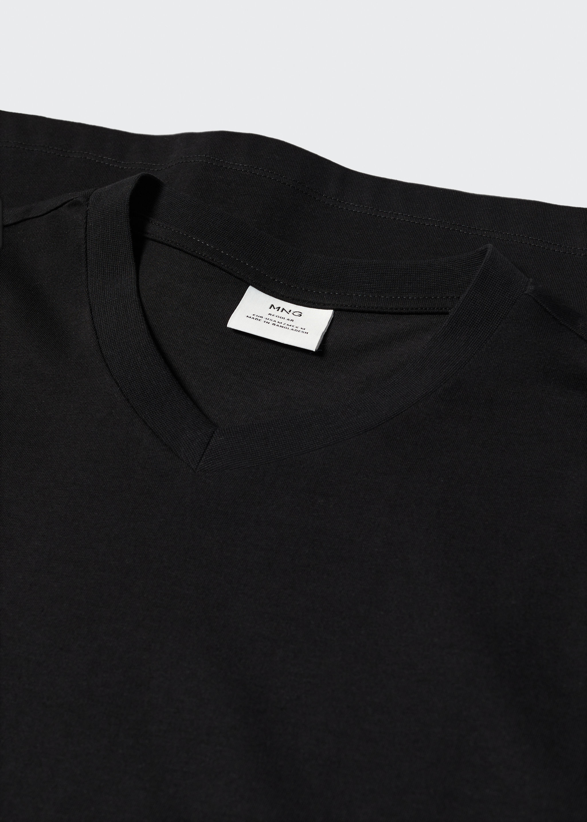 Basic cotton V-neck T-shirt - Details of the article 8