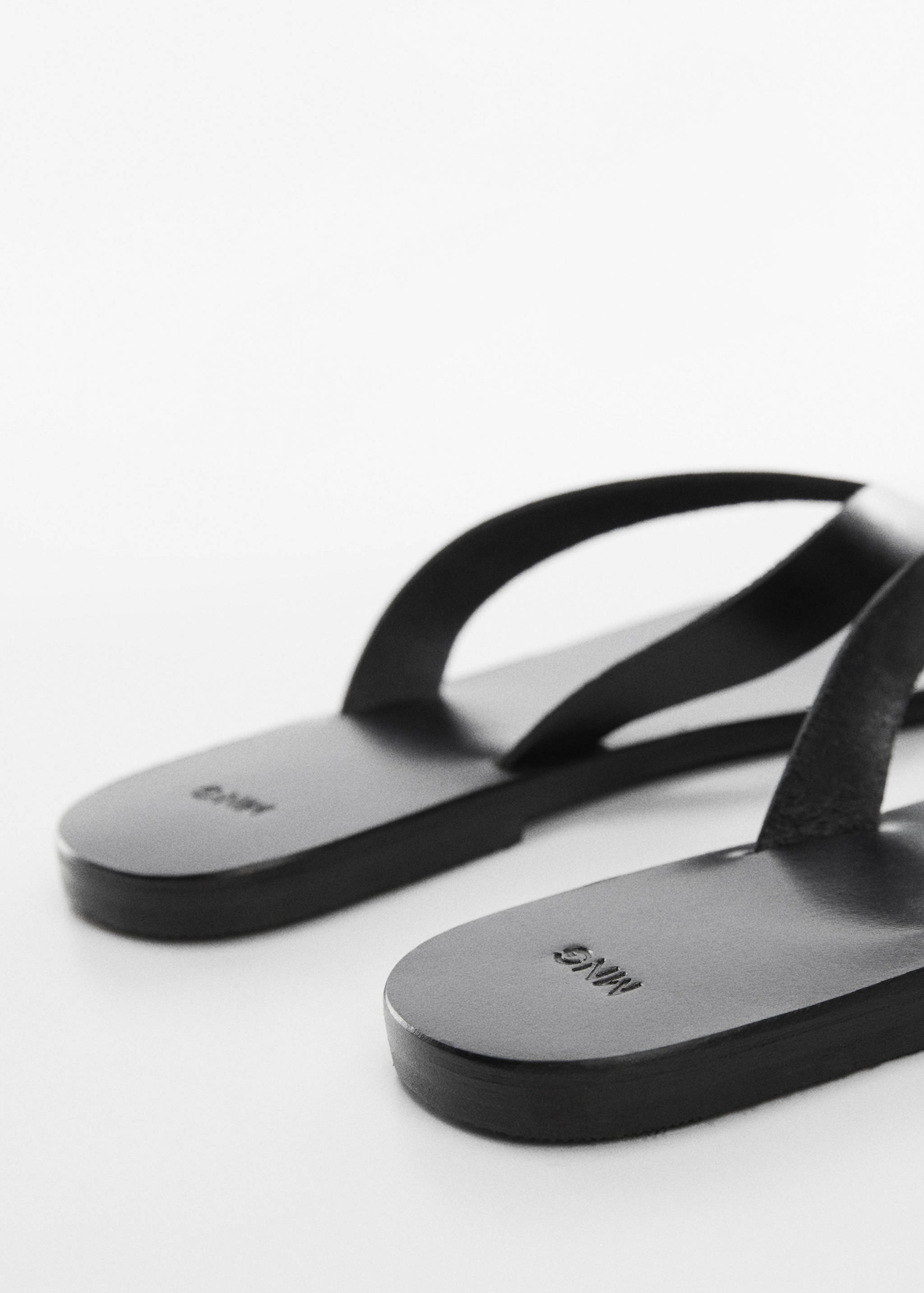 Leather sandals with straps - Details of the article 2