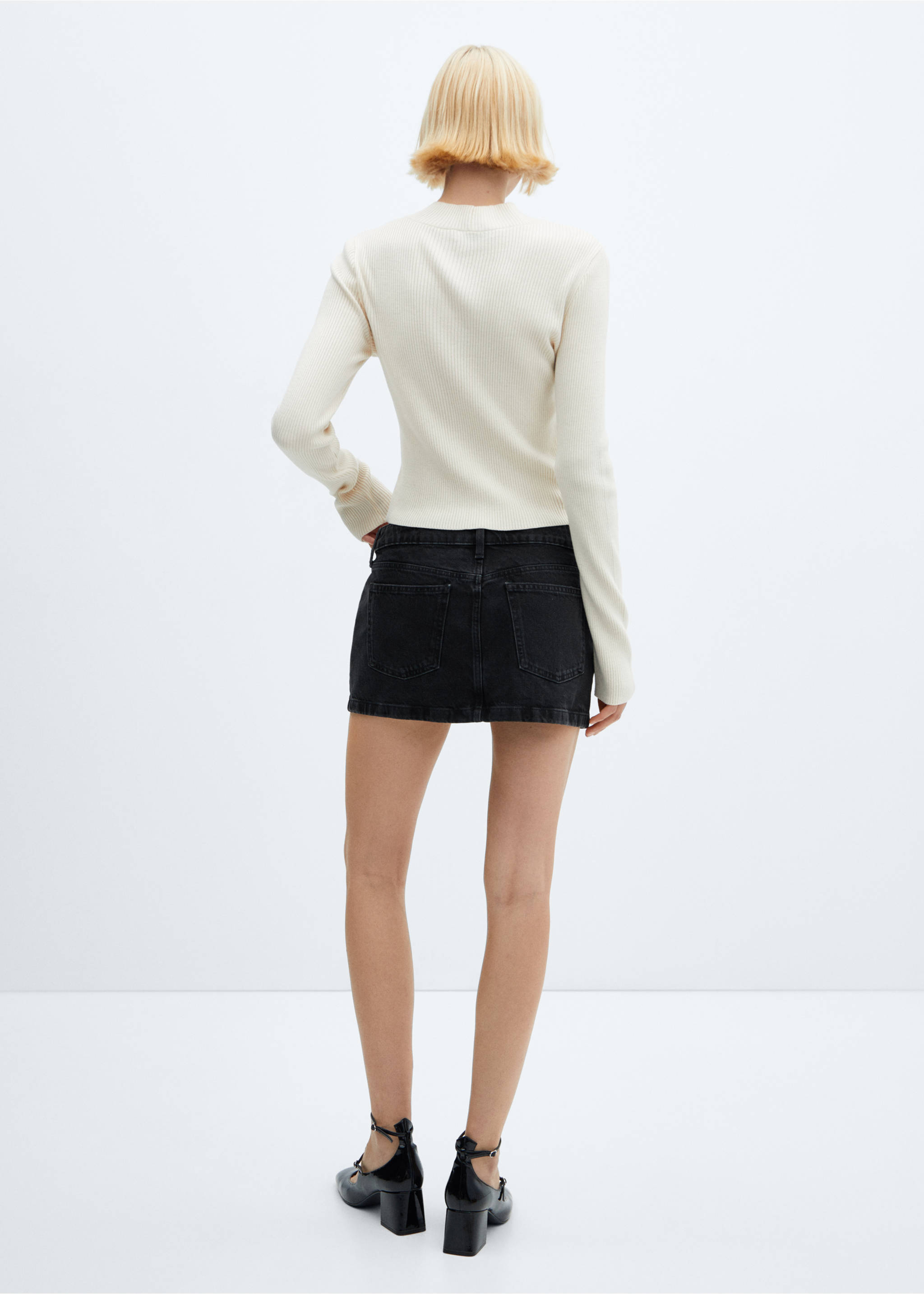 Low-rise denim mini skirt - Reverse of the article, Black denim. Ref: 57012879-00.
