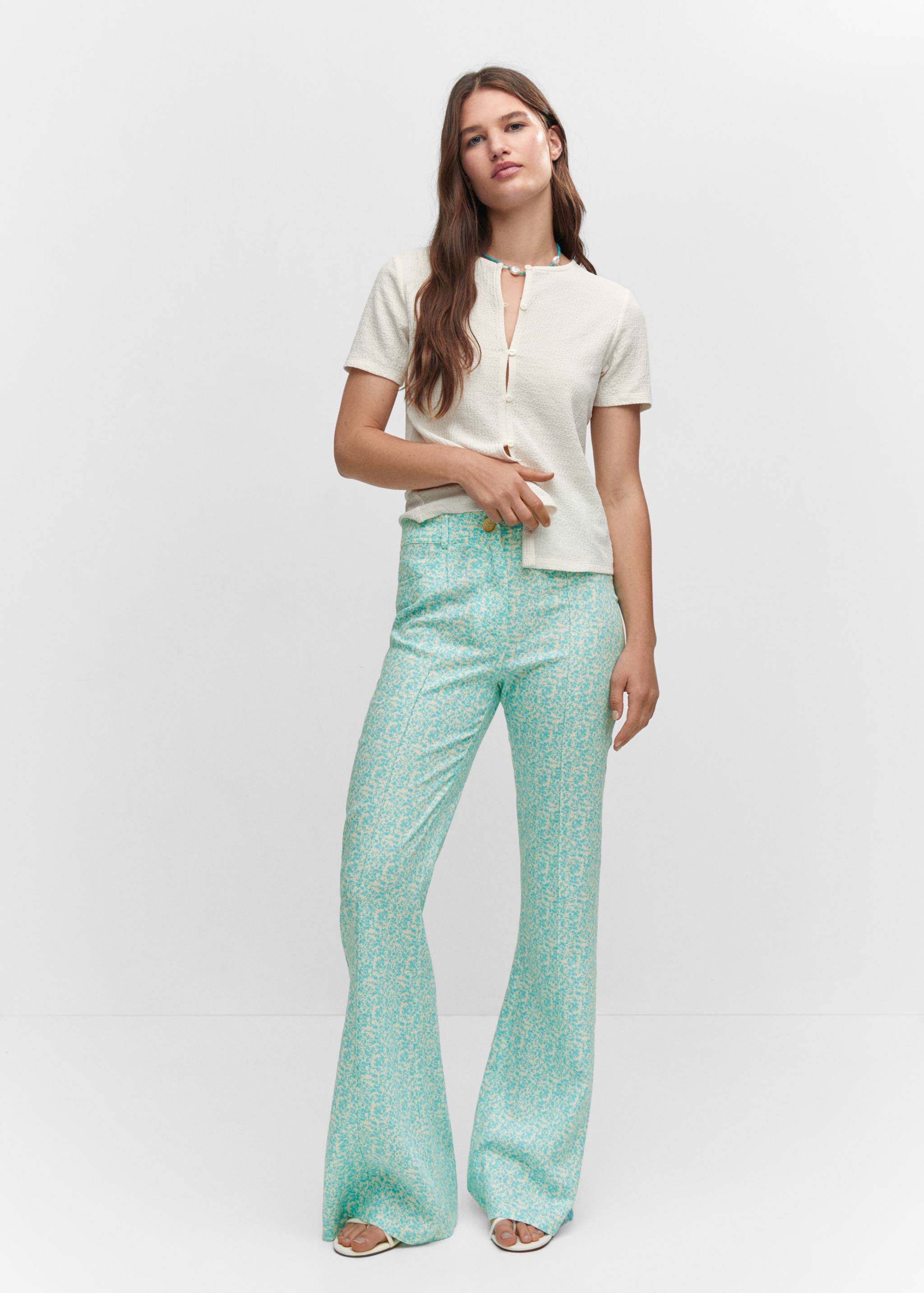 Buttoned texture T-shirt - General plane