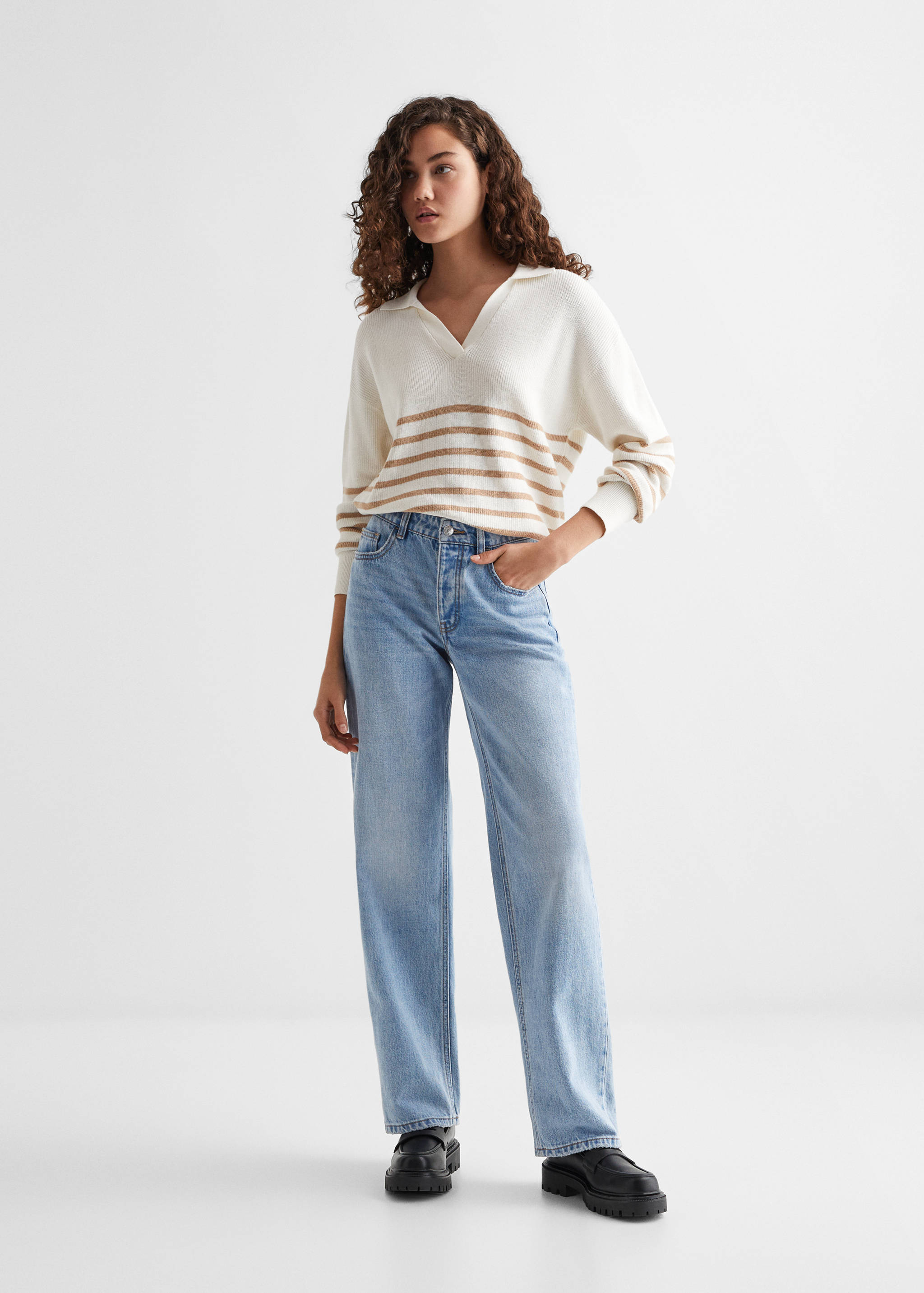 V-neck sweater - General plane