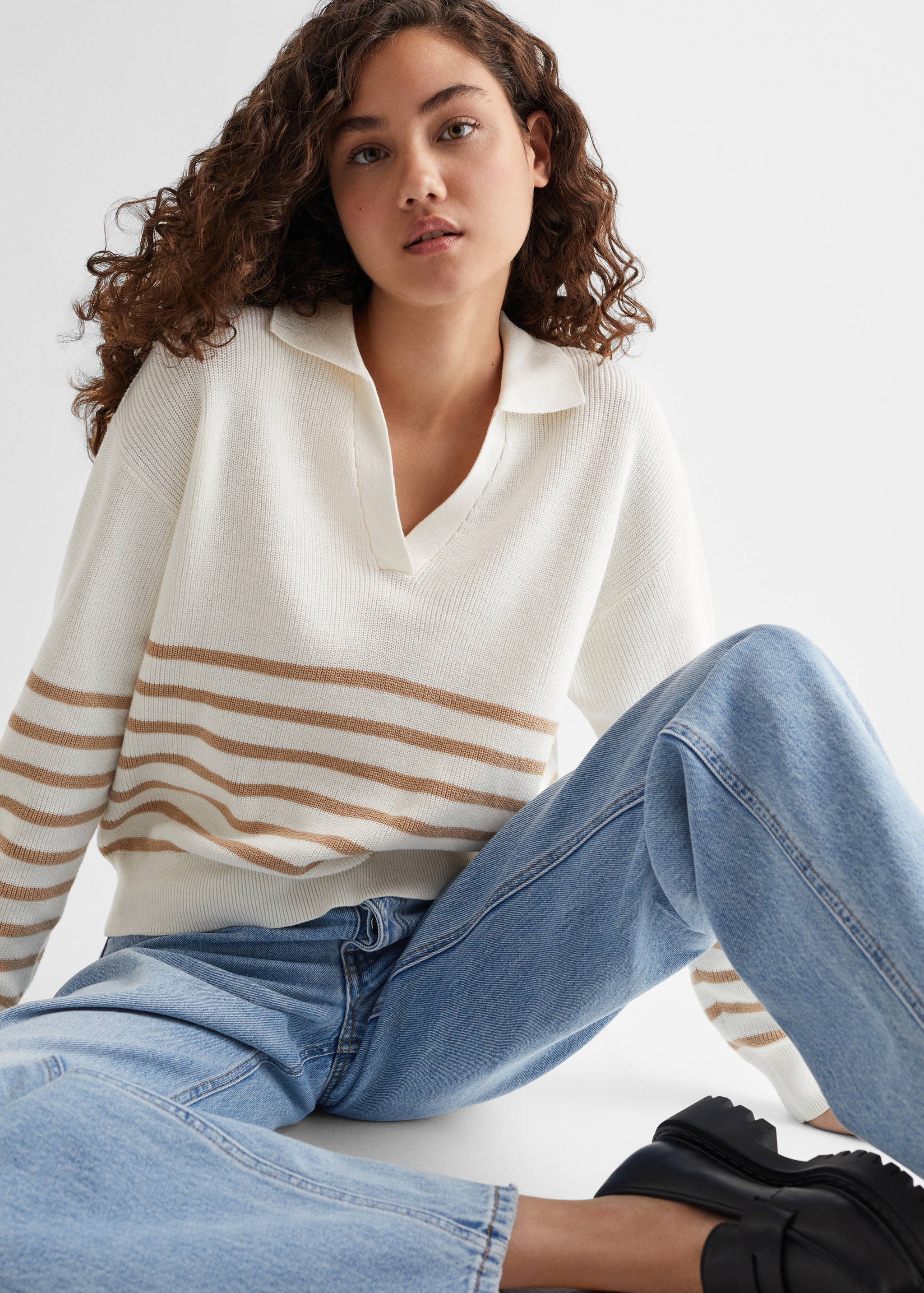 V-neck sweater - Details of the article 2