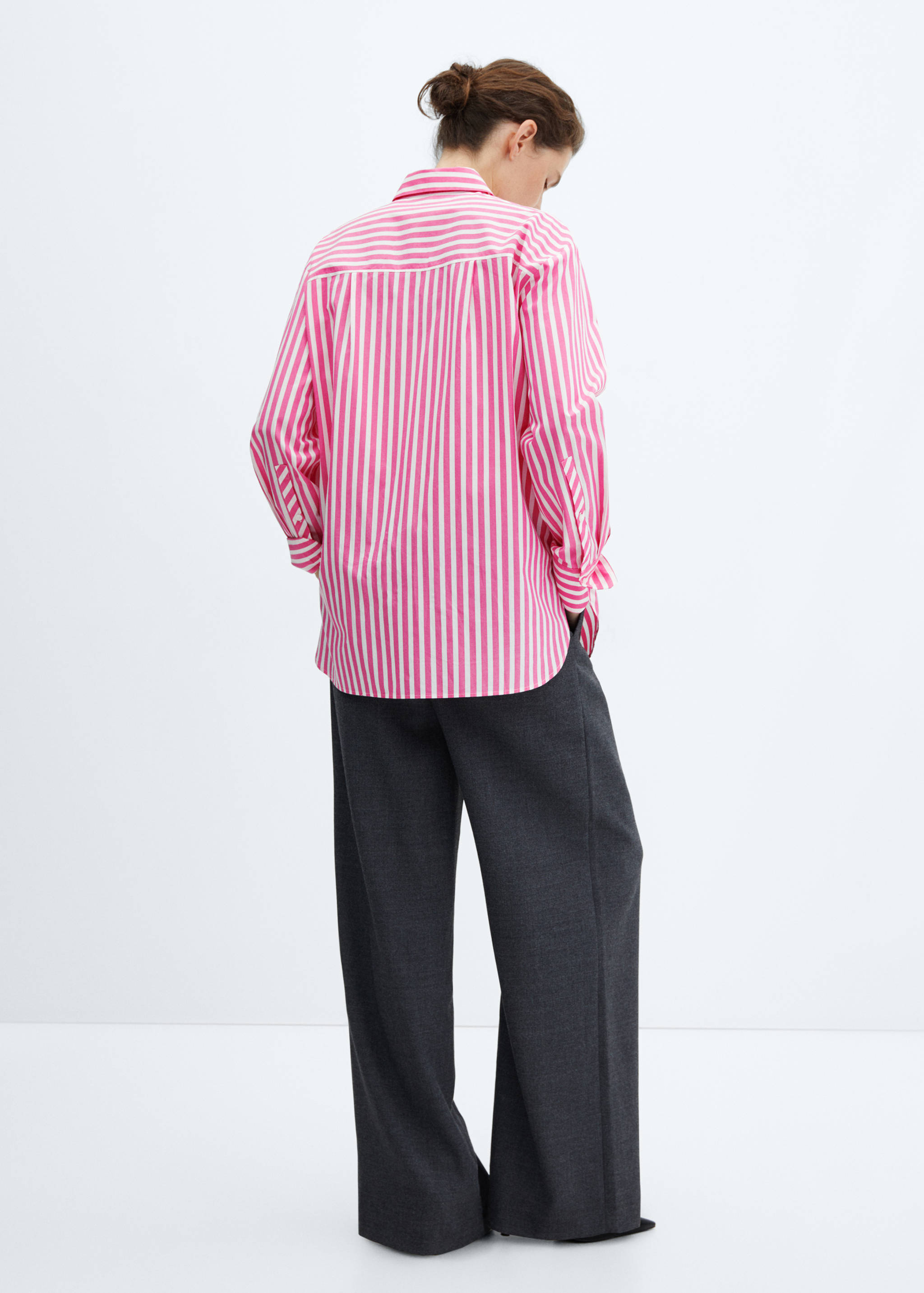 Pocket oversize shirt - Reverse of the article