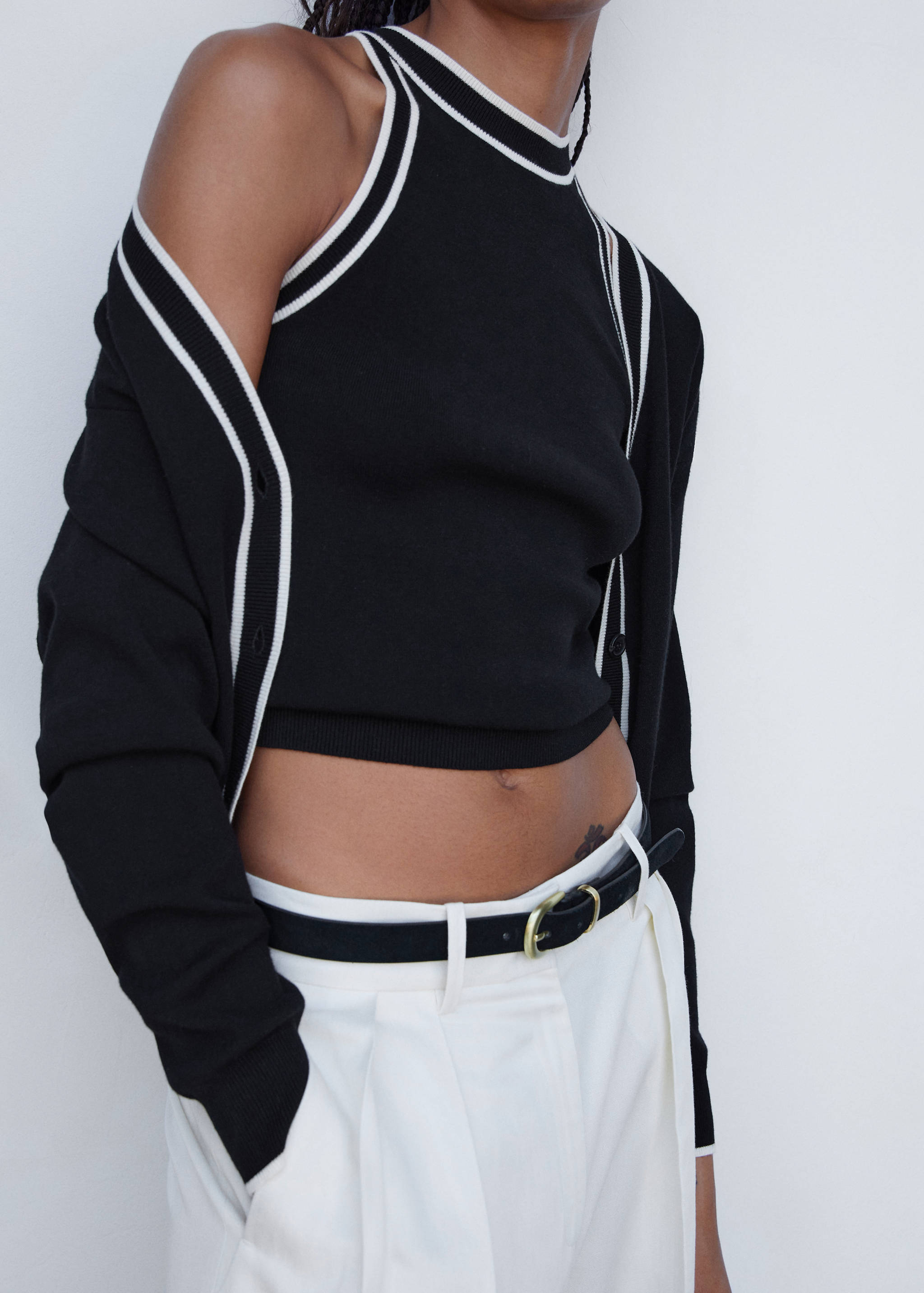 Knitted top with contrast details - Details of the article 3