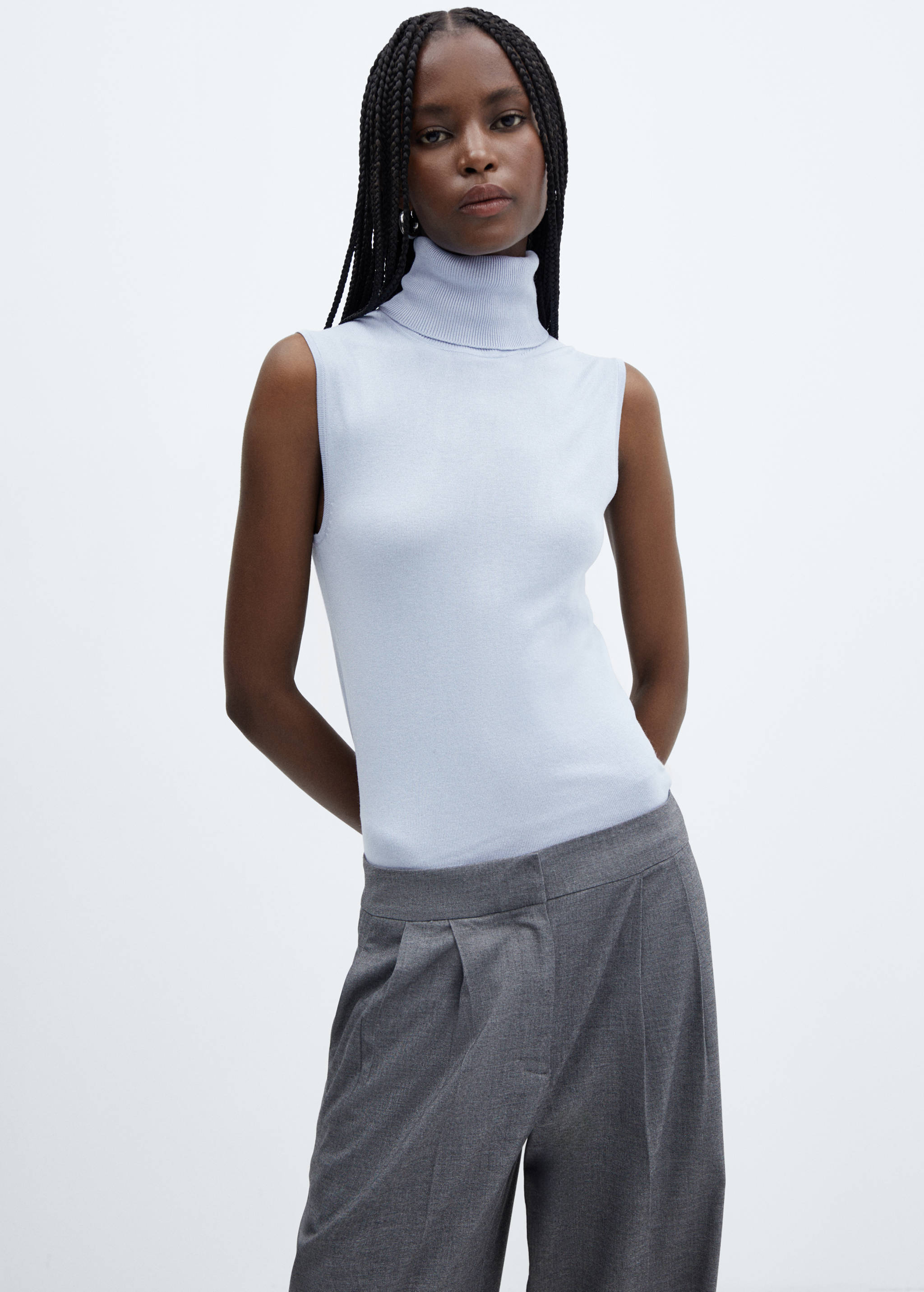 Top maille col roulé - Plan moyen