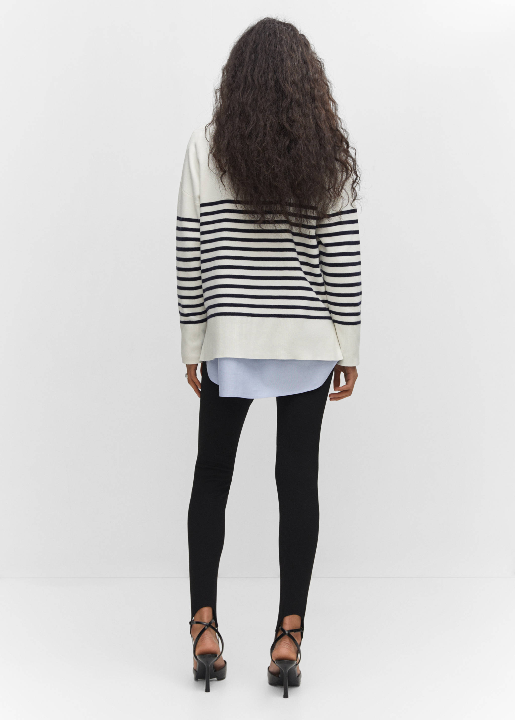 Oversized V-neck sweater - Reverse of the article