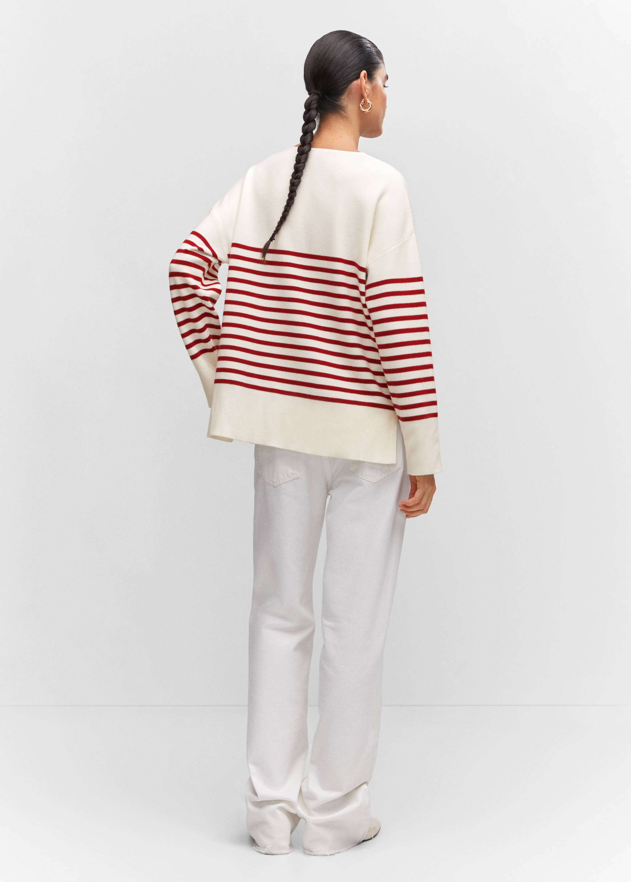 Oversized V-neck sweater - Reverse of the article