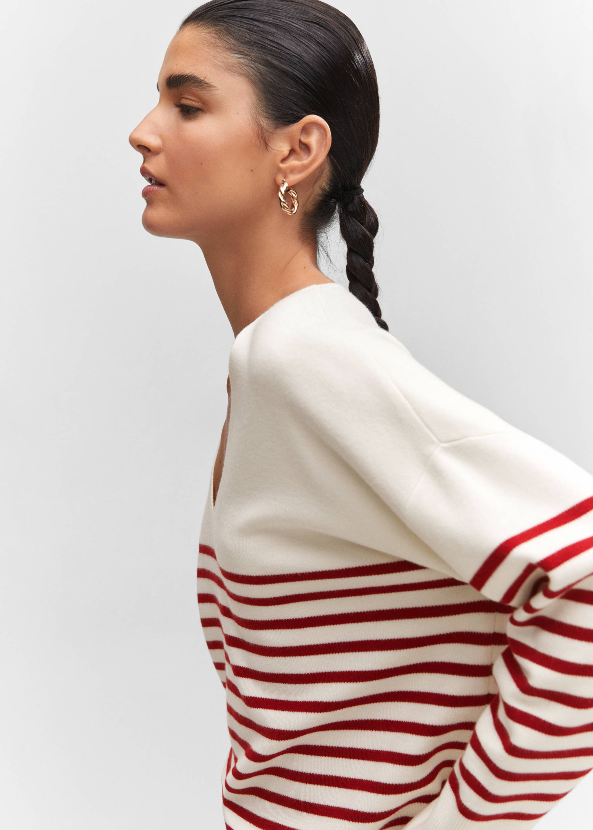 Oversized V-neck sweater - Details of the article 1