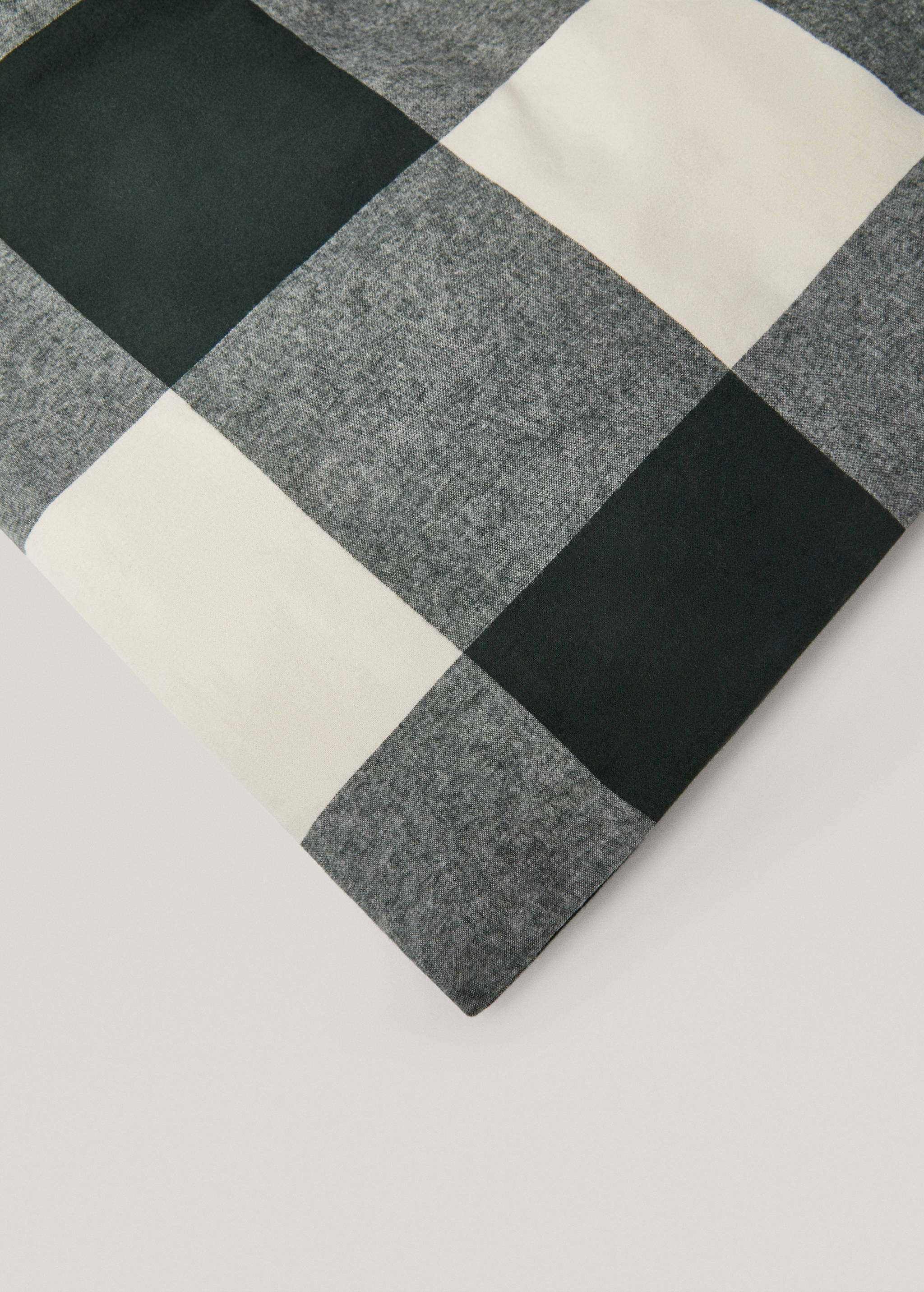 Checked design flannel duver cover Queen bed - Details of the article 3