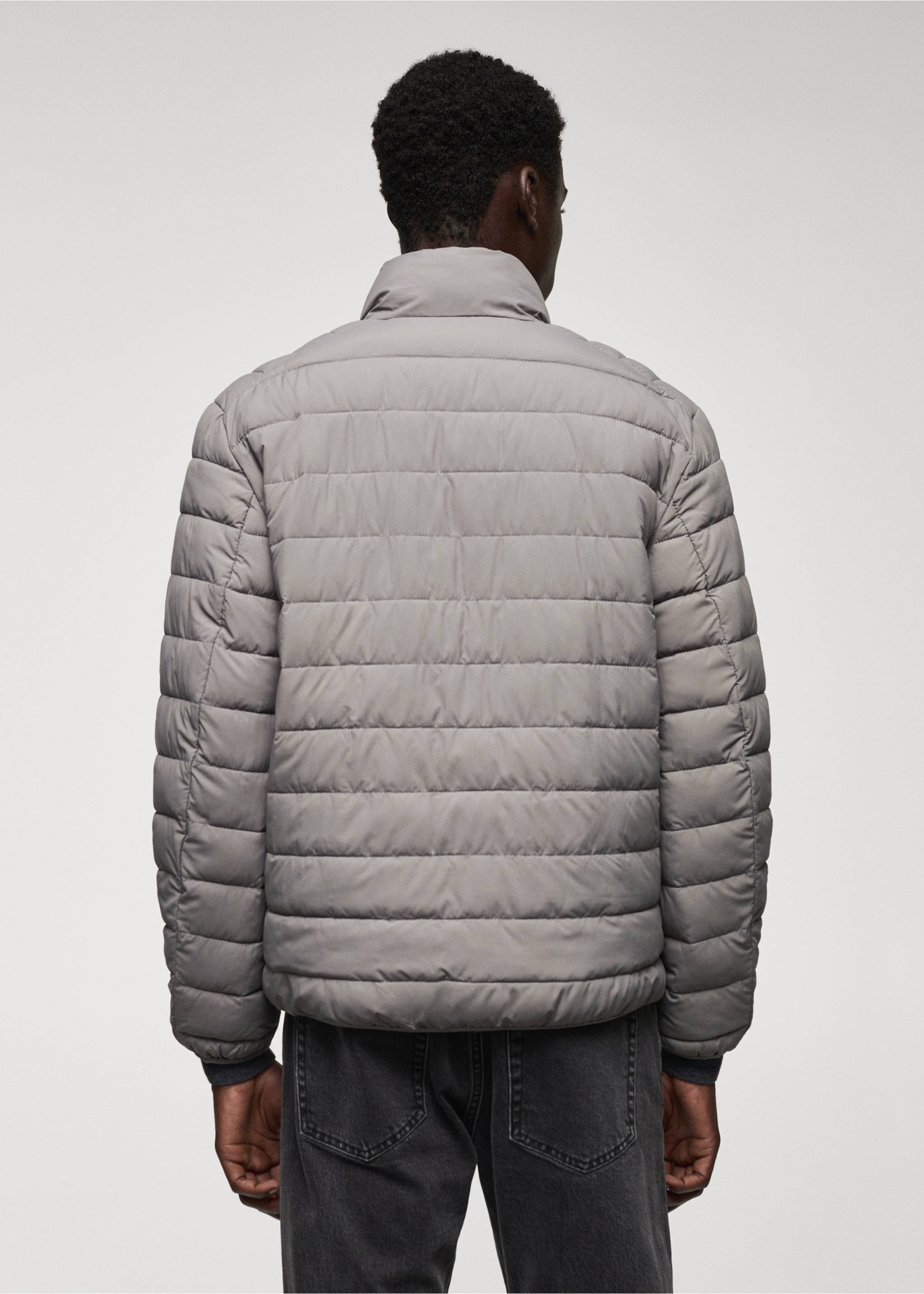 Quiltad ultralätt anorak water-repellent - Artikelns baksida, Grå. Ref: 57014387-00.
