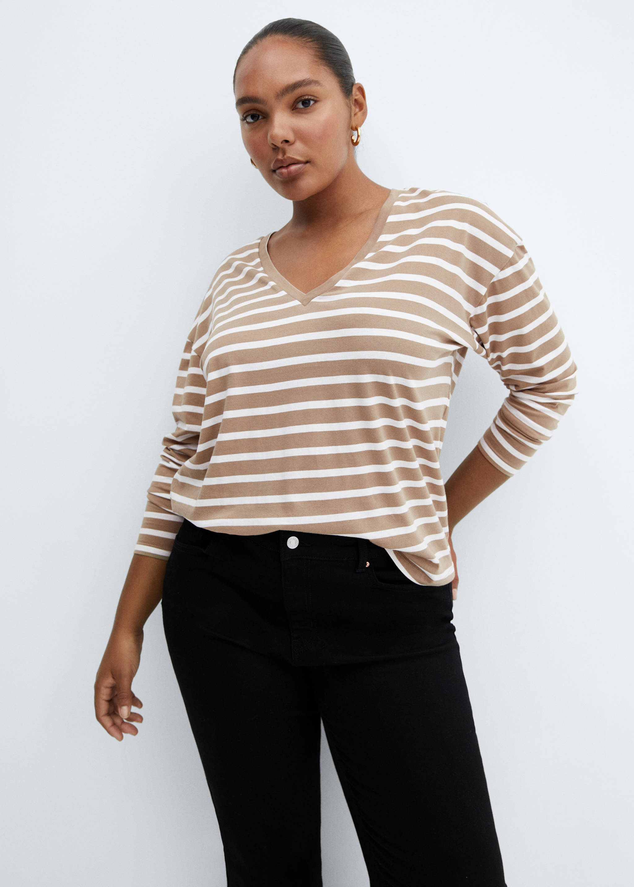 V-neck cotton T-shirt - Details of the article 5