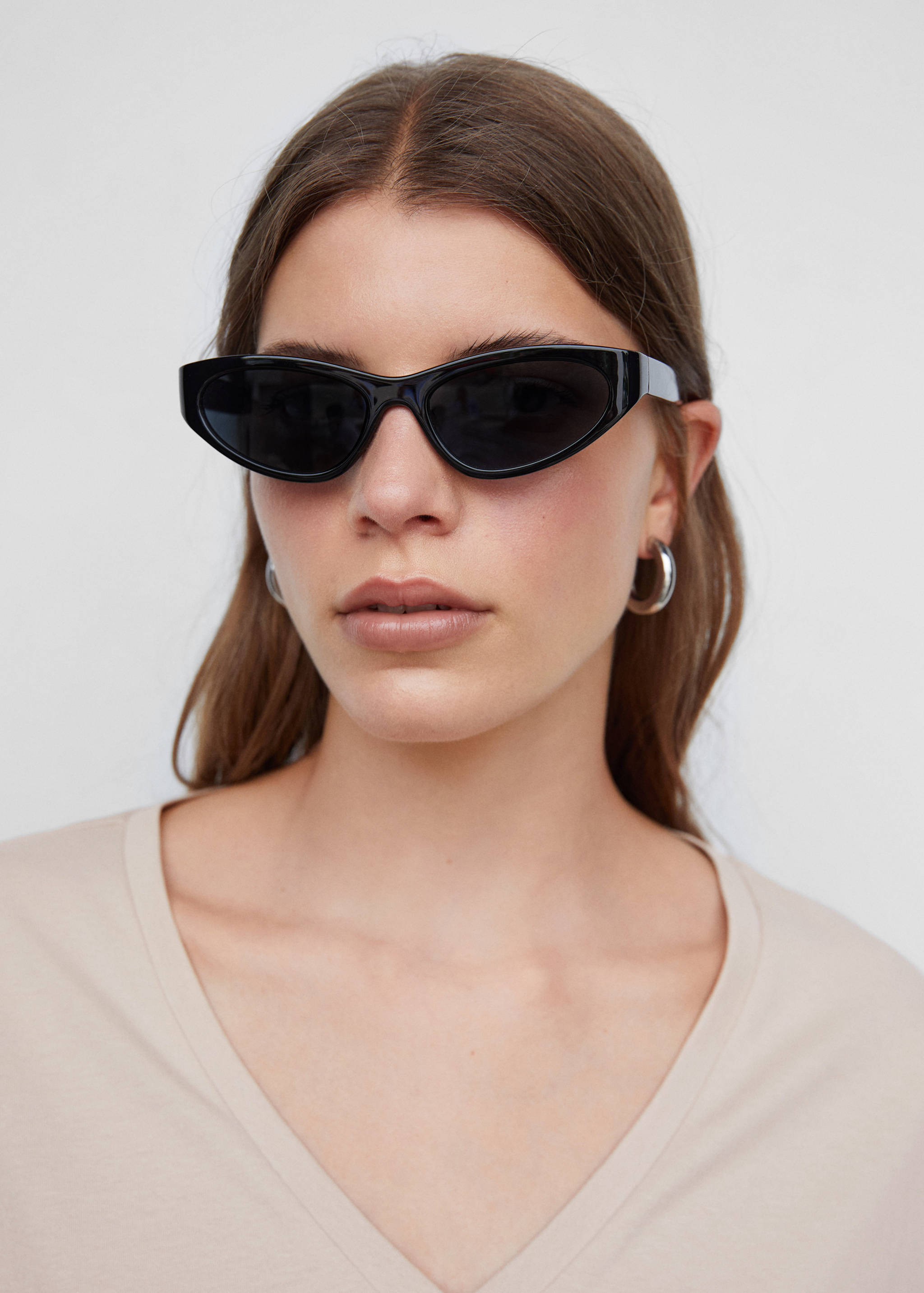 V-neck cotton T-shirt - Details of the article 1